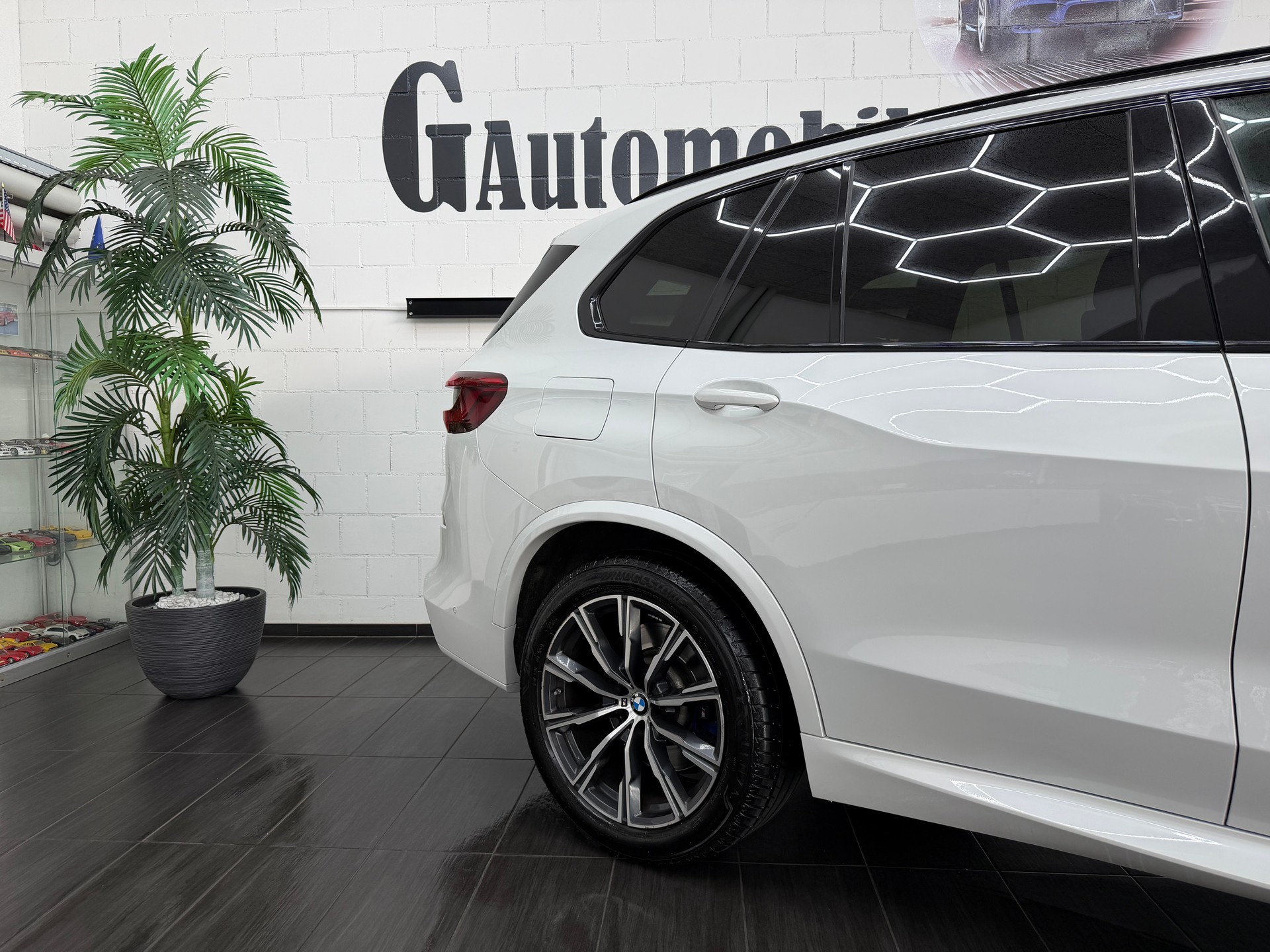 BMW X5 xDrive 40i Steptronic M Sportpaket ⭐️-showroom-element-3