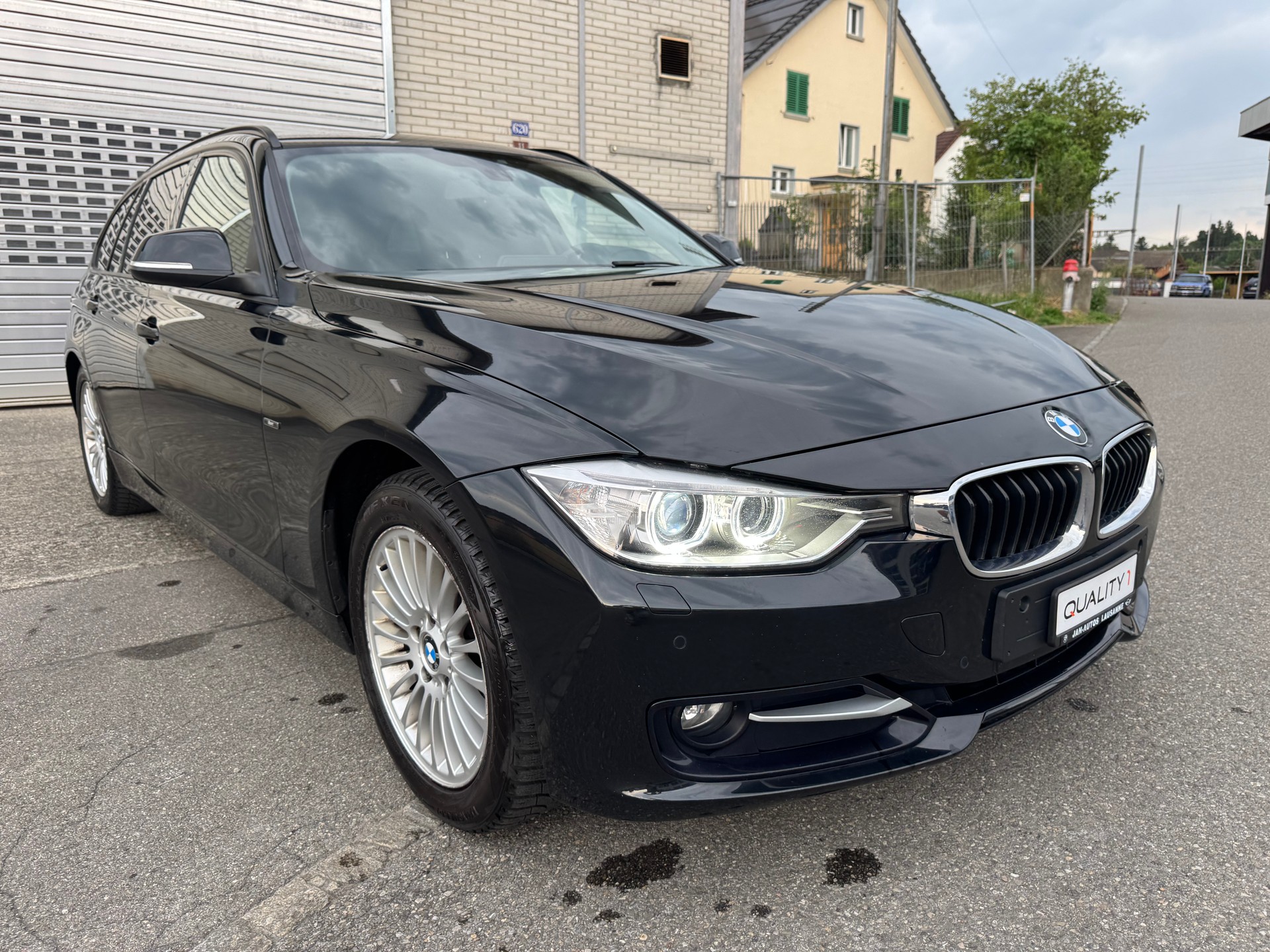 BMW 318d xDrive Touring Sport Line-image-2