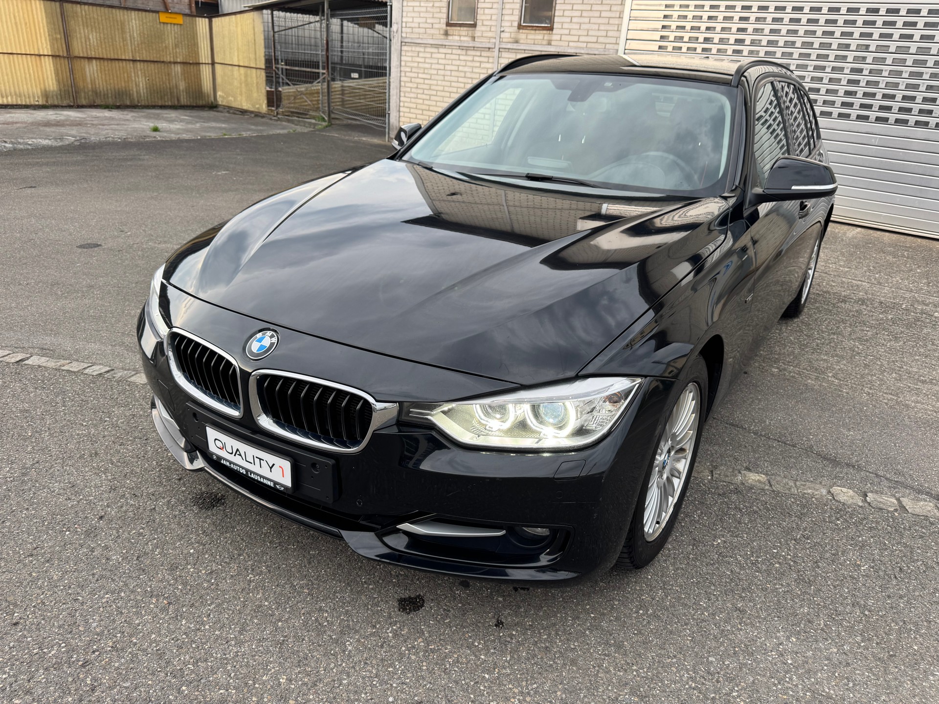 BMW 318d xDrive Touring Sport Line-image-9
