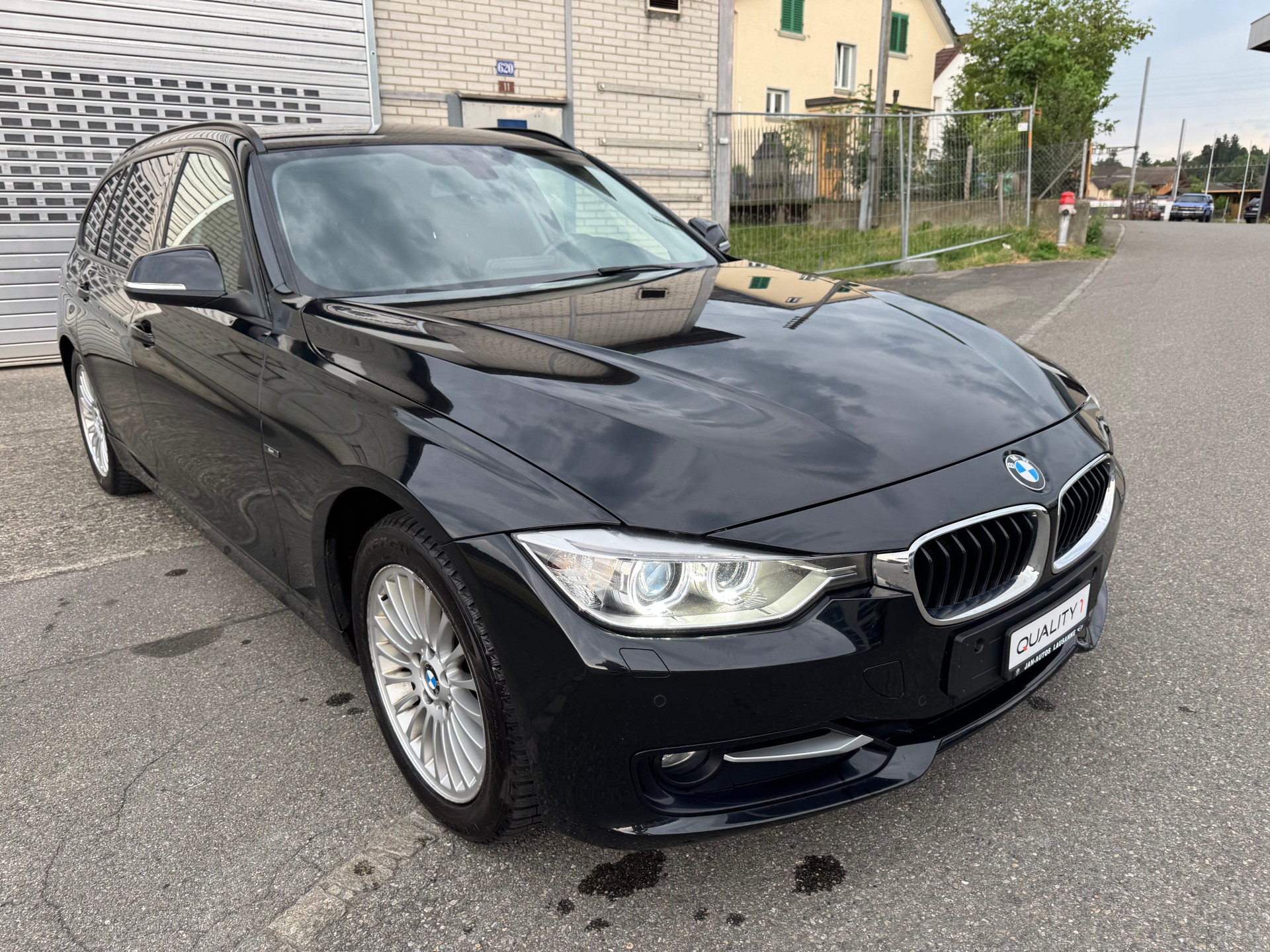 BMW 318d xDrive Touring Sport Line-image-3