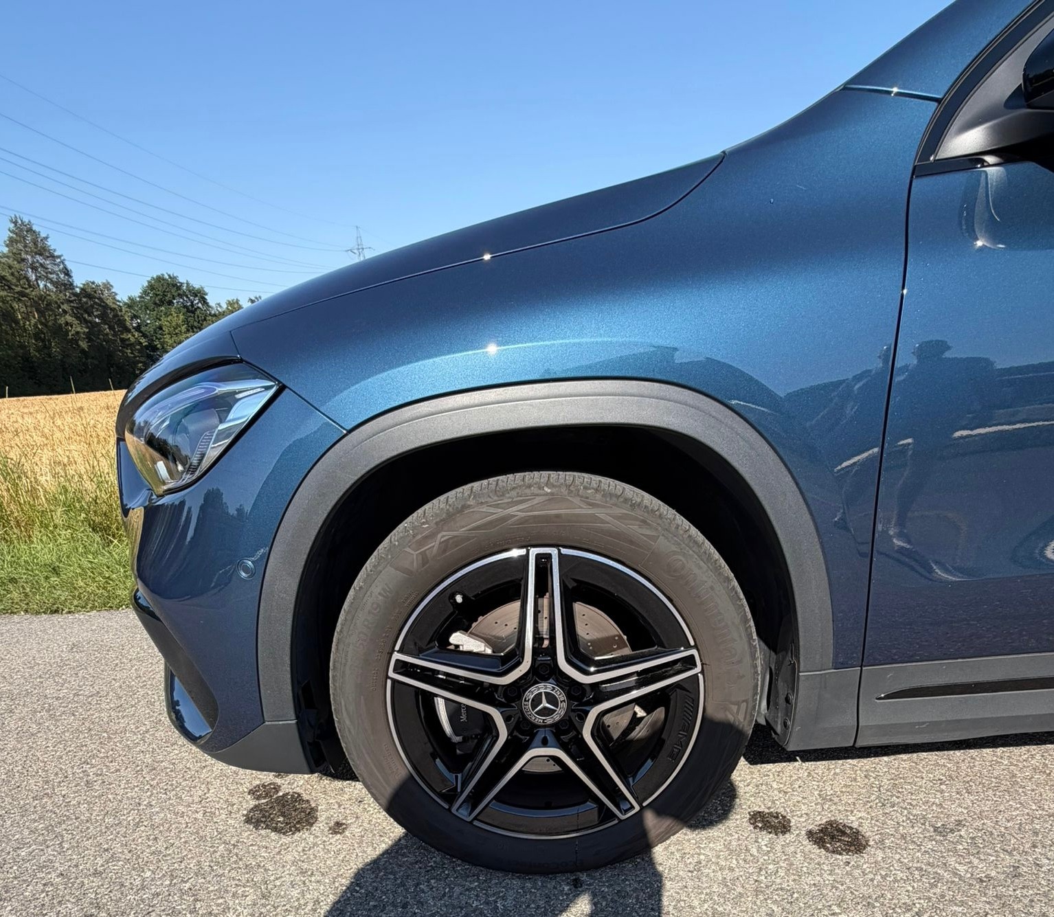 MERCEDES-BENZ GLA 200 AMG Line-image-1