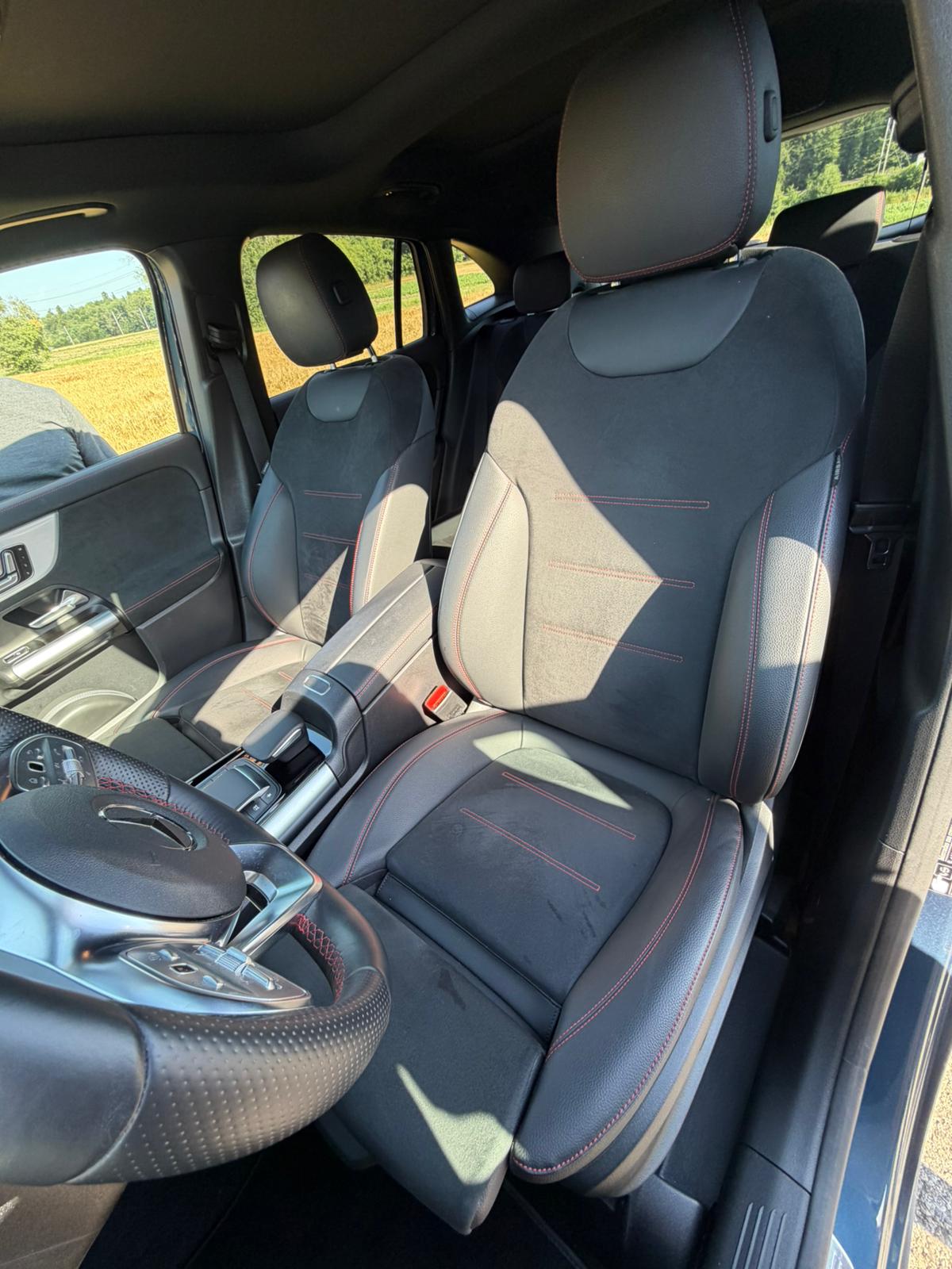 MERCEDES-BENZ GLA 200 AMG Line-image-4