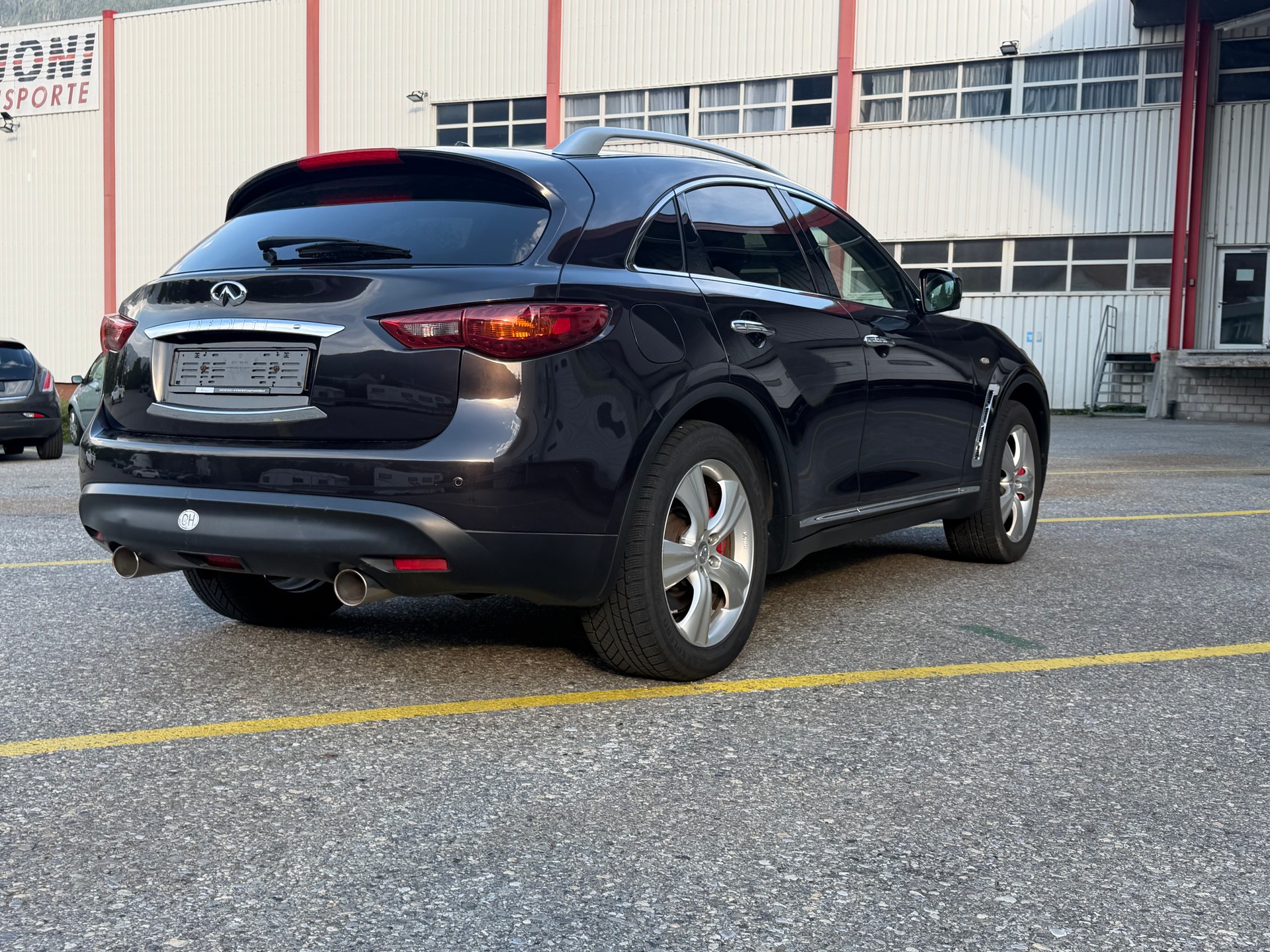 INFINITI FX30d S AWD Automatic-image-4