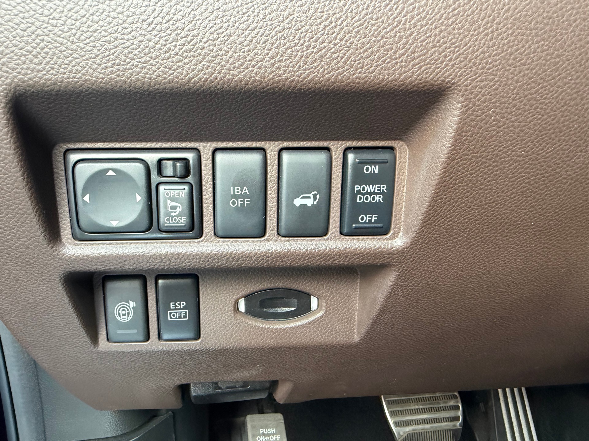 INFINITI FX30d S AWD Automatic-image-12