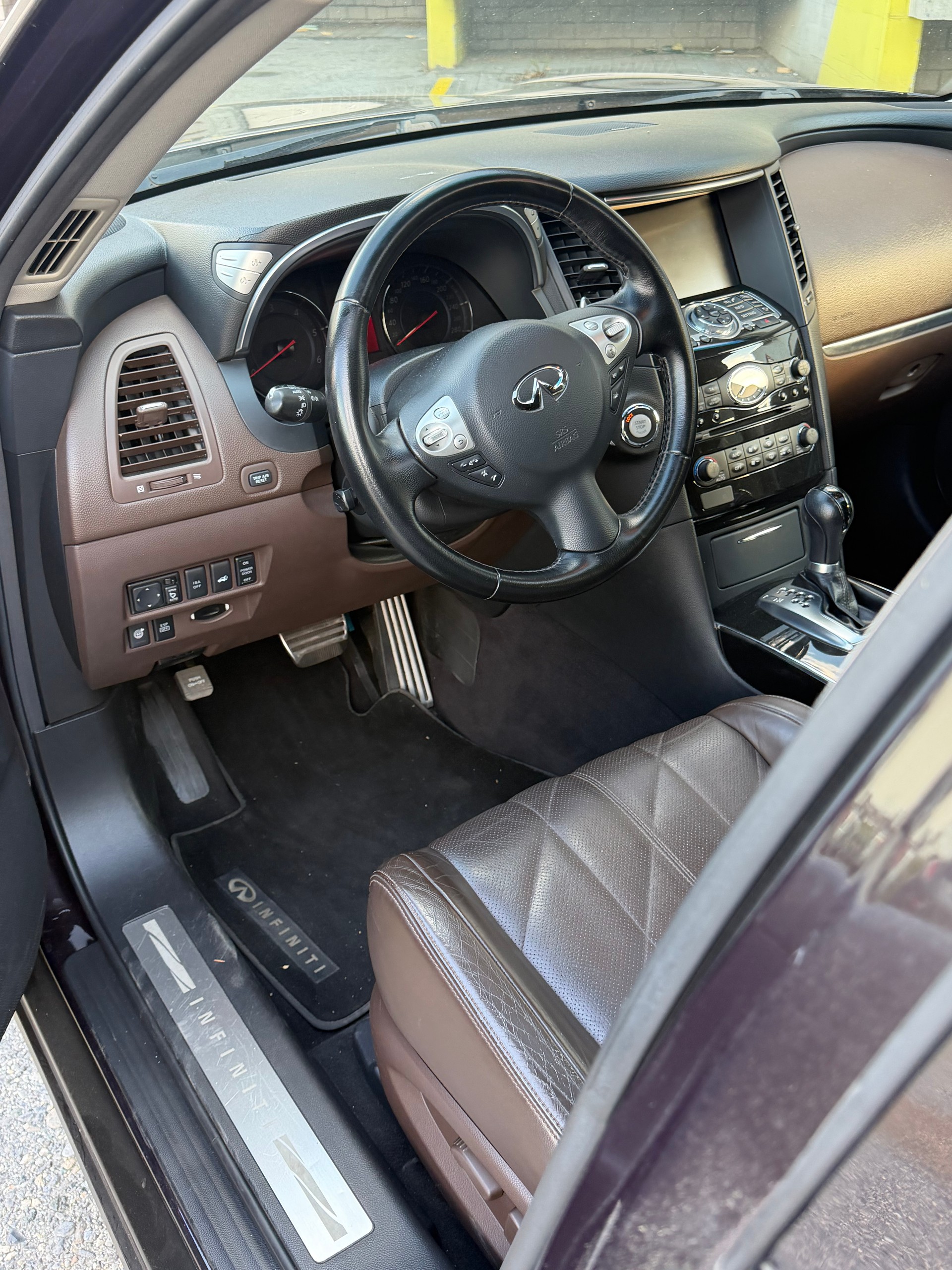 INFINITI FX30d S AWD Automatic-image-7