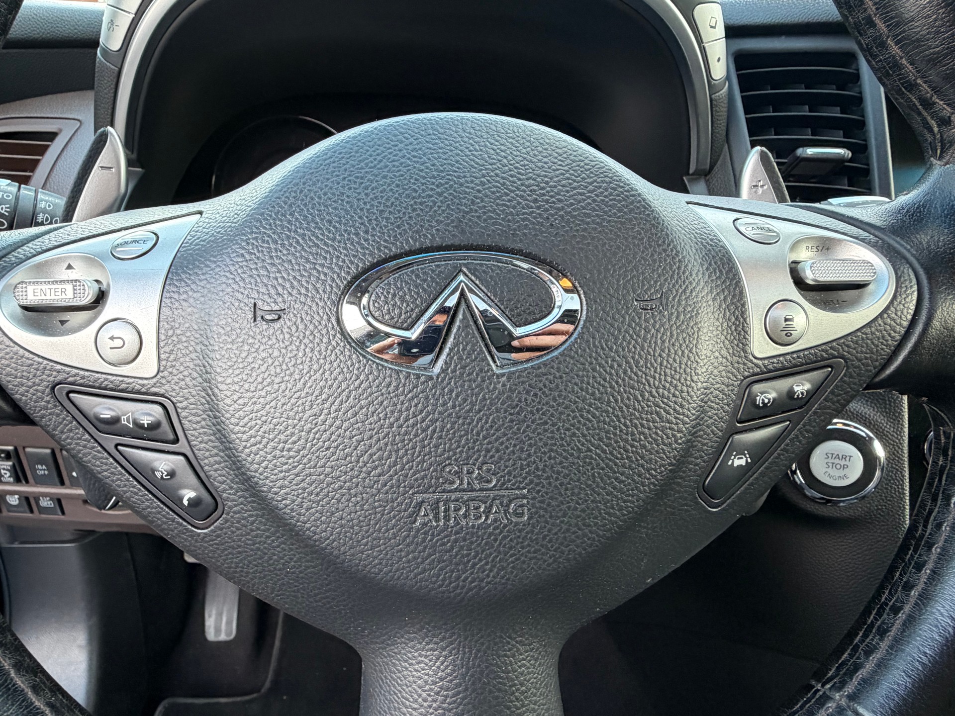 INFINITI FX30d S AWD Automatic-image-11