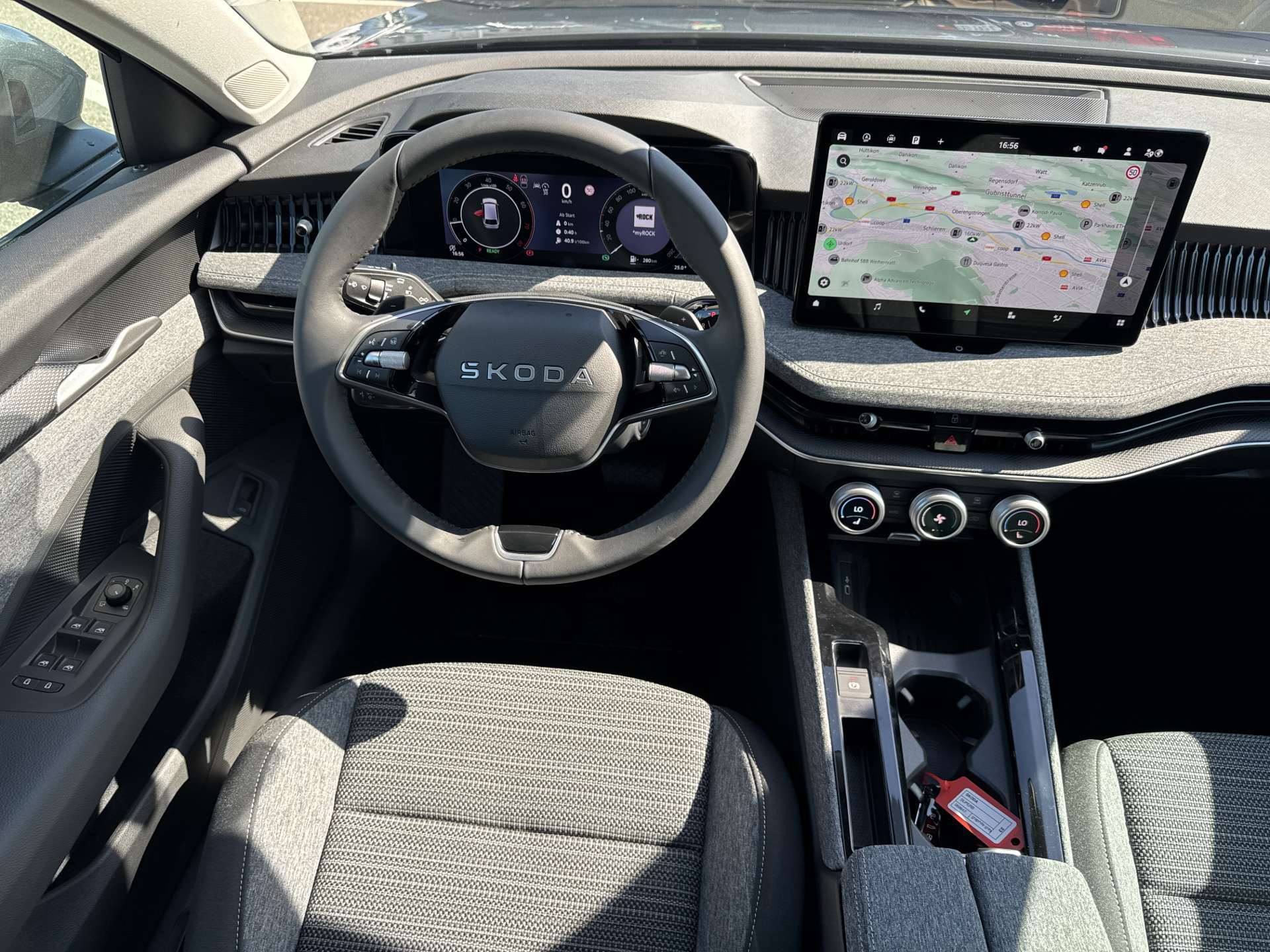 SKODA Superb Combi 1.5 TSi MHEV Selection DSG-Automat-image-4