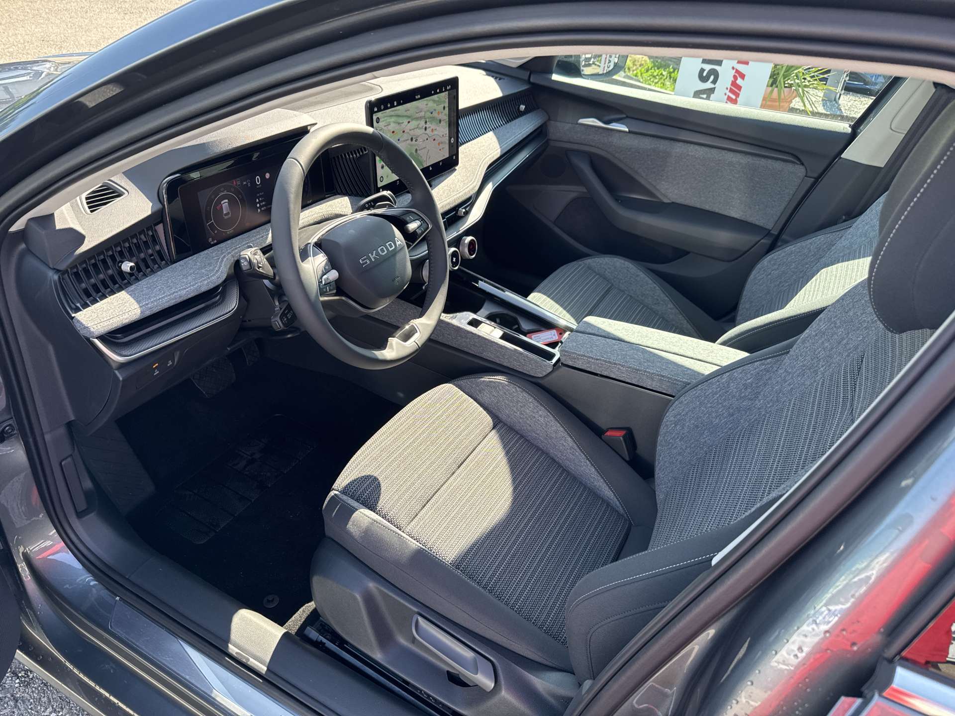SKODA Superb Combi 1.5 TSi MHEV Selection DSG-Automat-image-5