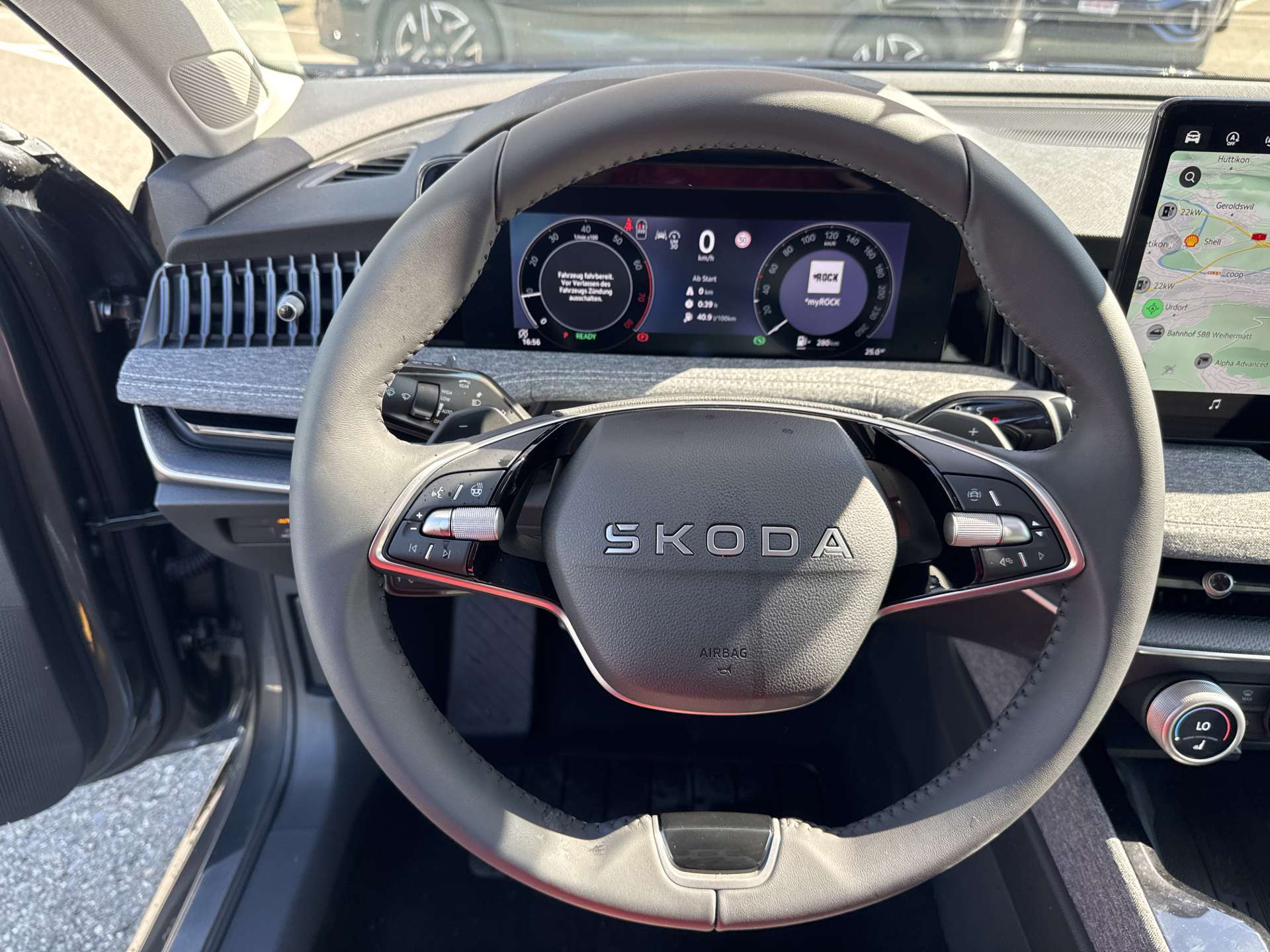 SKODA Superb Combi 1.5 TSi MHEV Selection DSG-Automat-image-15