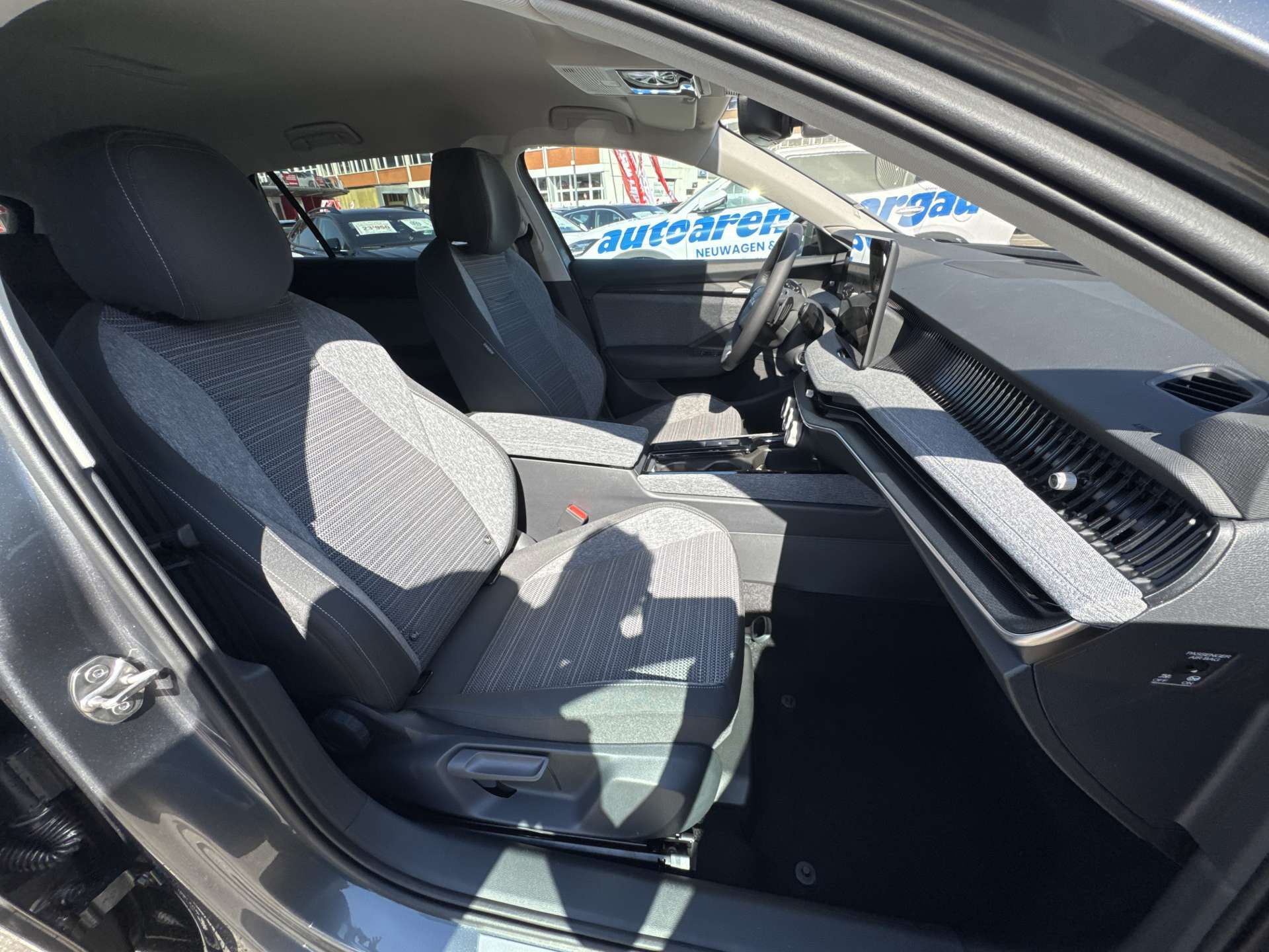 SKODA Superb Combi 1.5 TSi MHEV Selection DSG-Automat-image-12