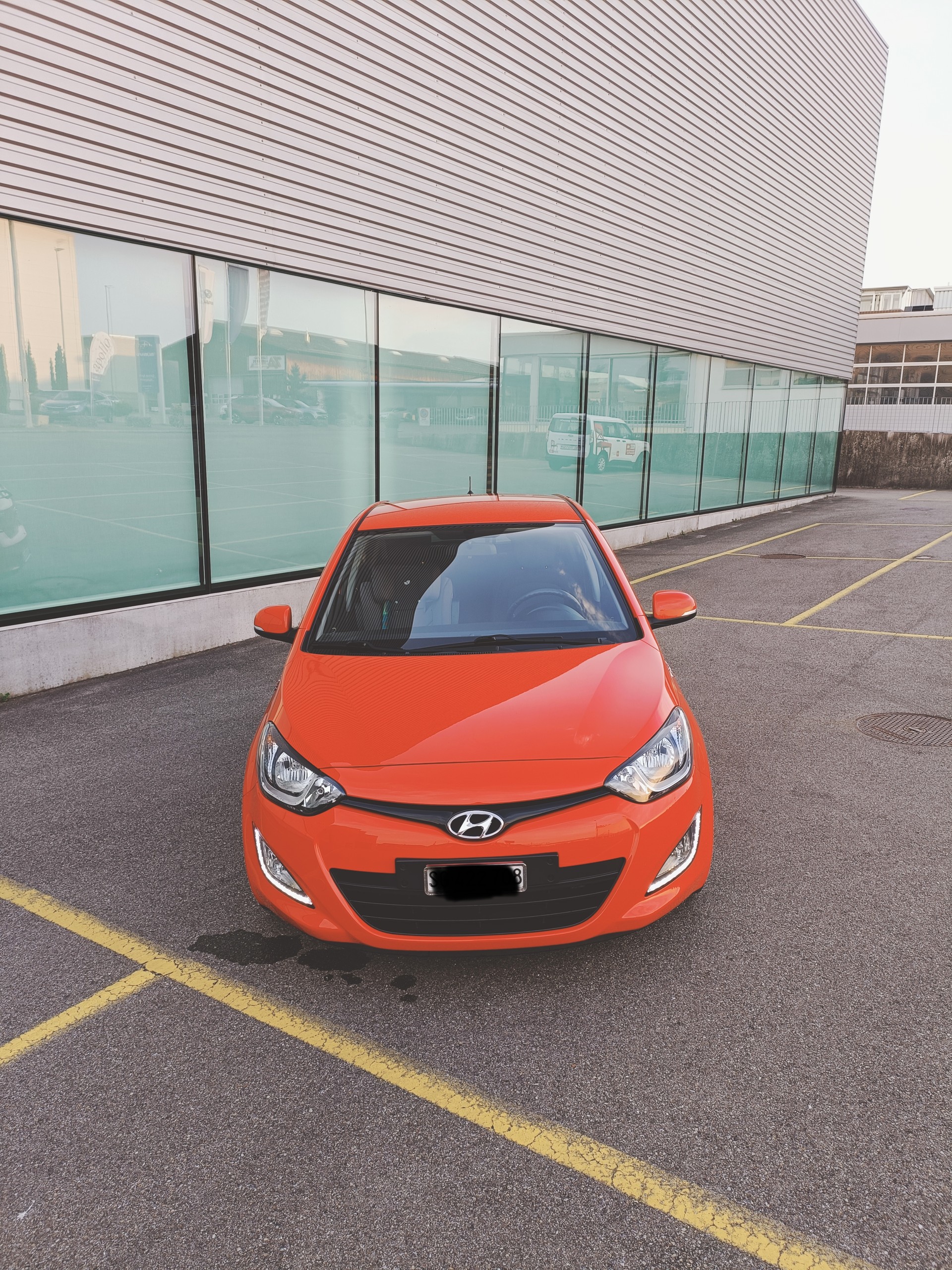 HYUNDAI 1.4 Style-image-1
