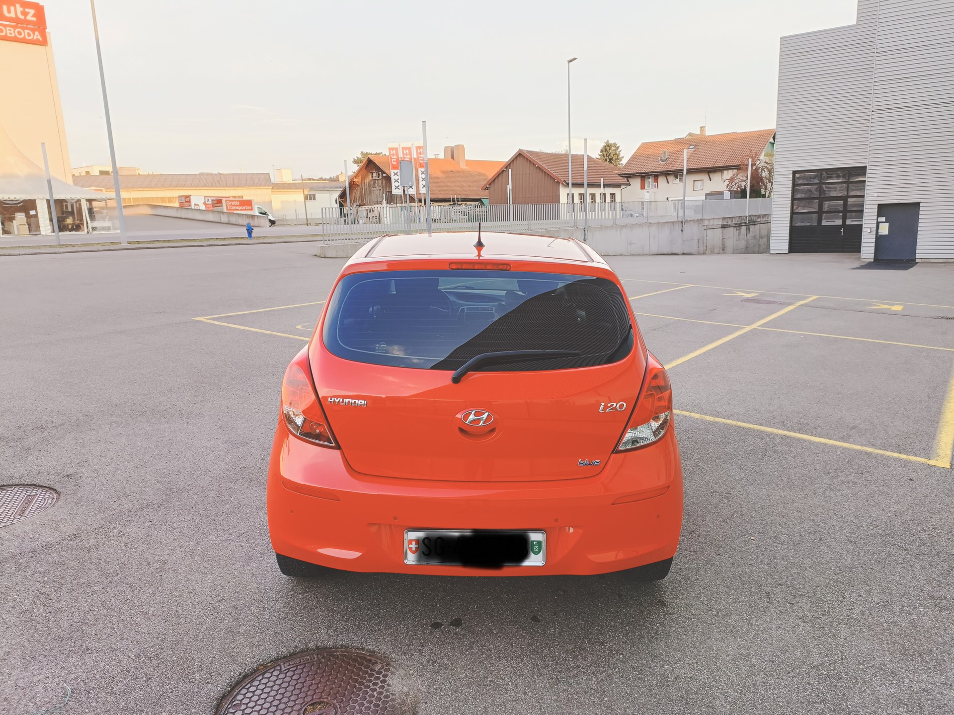 HYUNDAI 1.4 Style-image-5