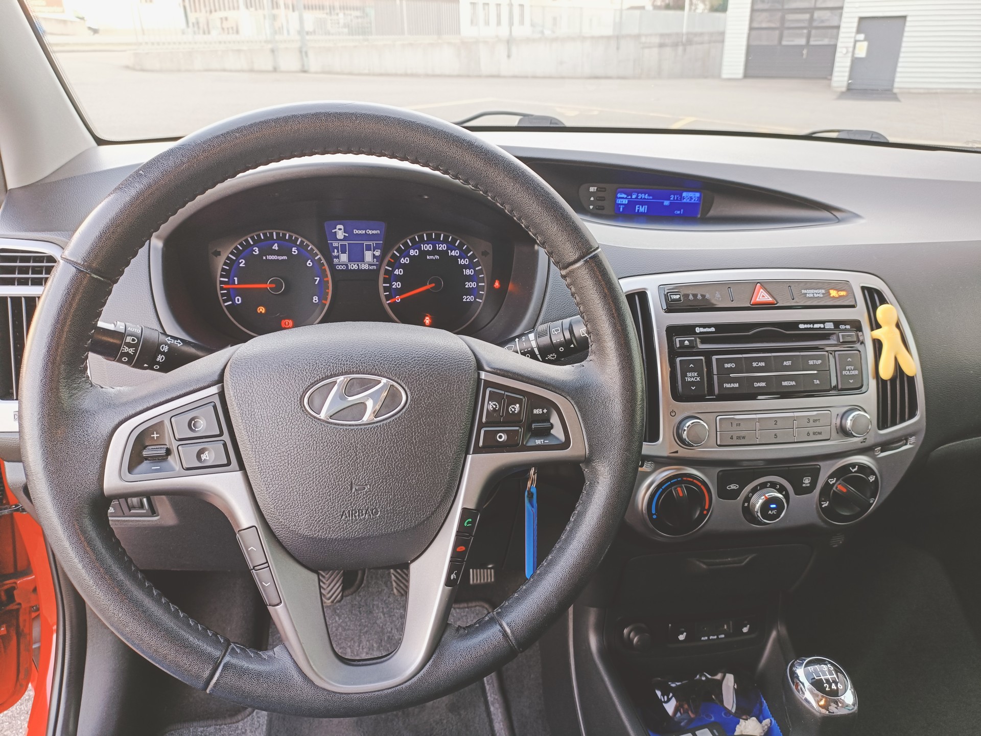 HYUNDAI 1.4 Style-image-6