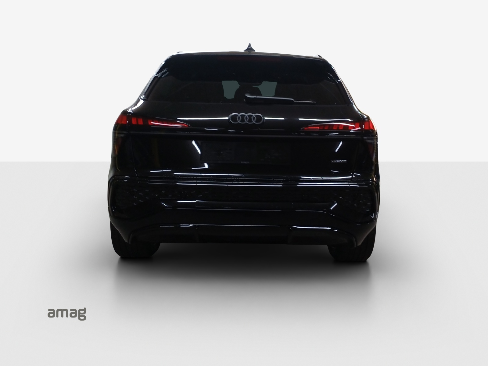 AUDI Q3 SUV TFSI quattro 195 kW S tronic-image-3