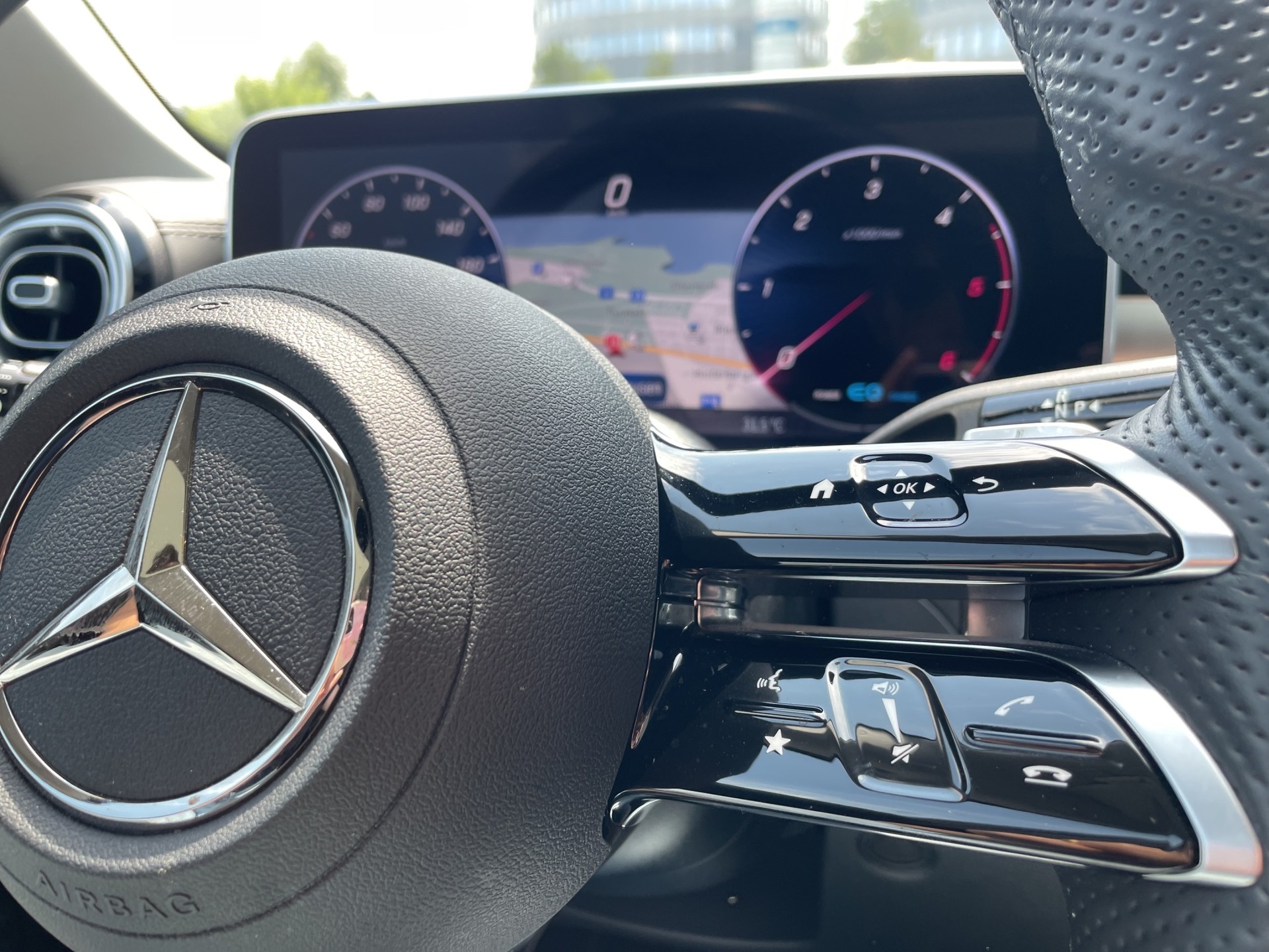 MERCEDES-BENZ C 220 d AMG Line 4matic Kombi-image-15