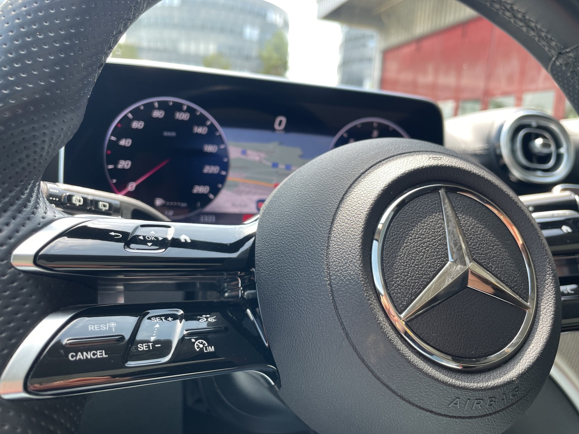 MERCEDES-BENZ C 220 d AMG Line 4matic Kombi-image-14