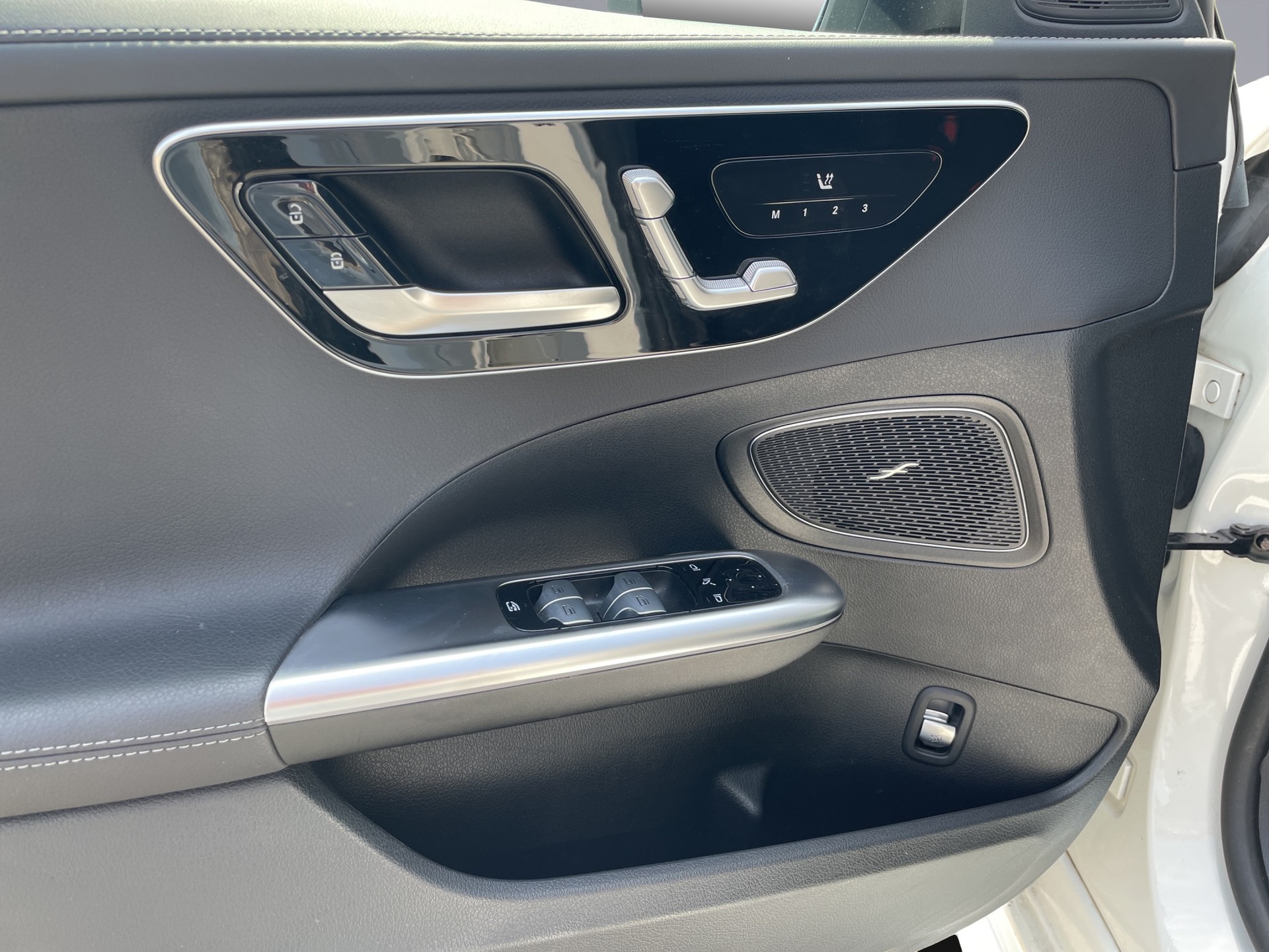 MERCEDES-BENZ C 220 d AMG Line 4matic Kombi-image-21