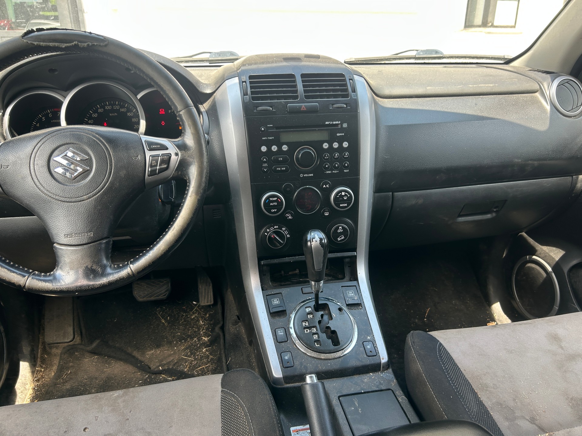 SUZUKI Grand Vitara 2.4 16V GL Top Automatic-image-9