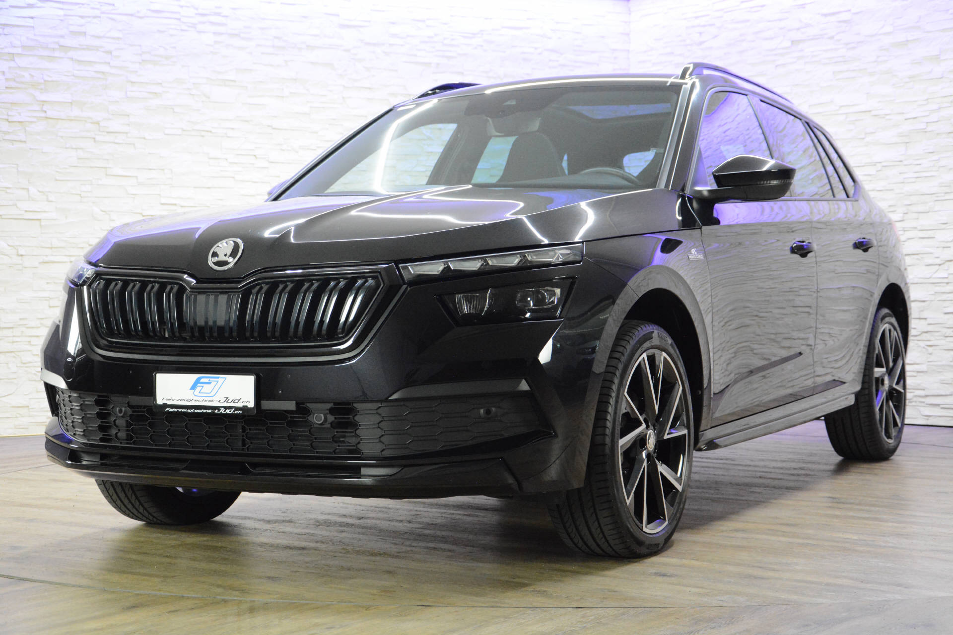 SKODA Kamiq 1.0 TSI Monte Carlo DSG-image-0