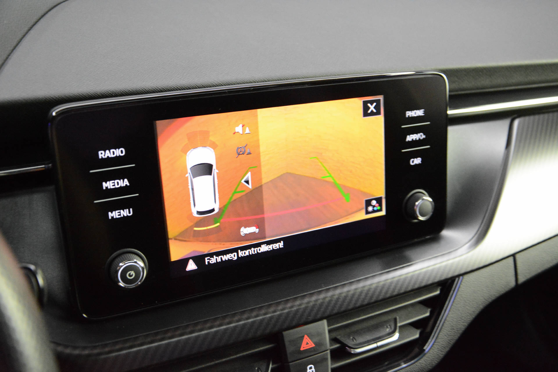 SKODA Kamiq 1.0 TSI Monte Carlo DSG-image-16