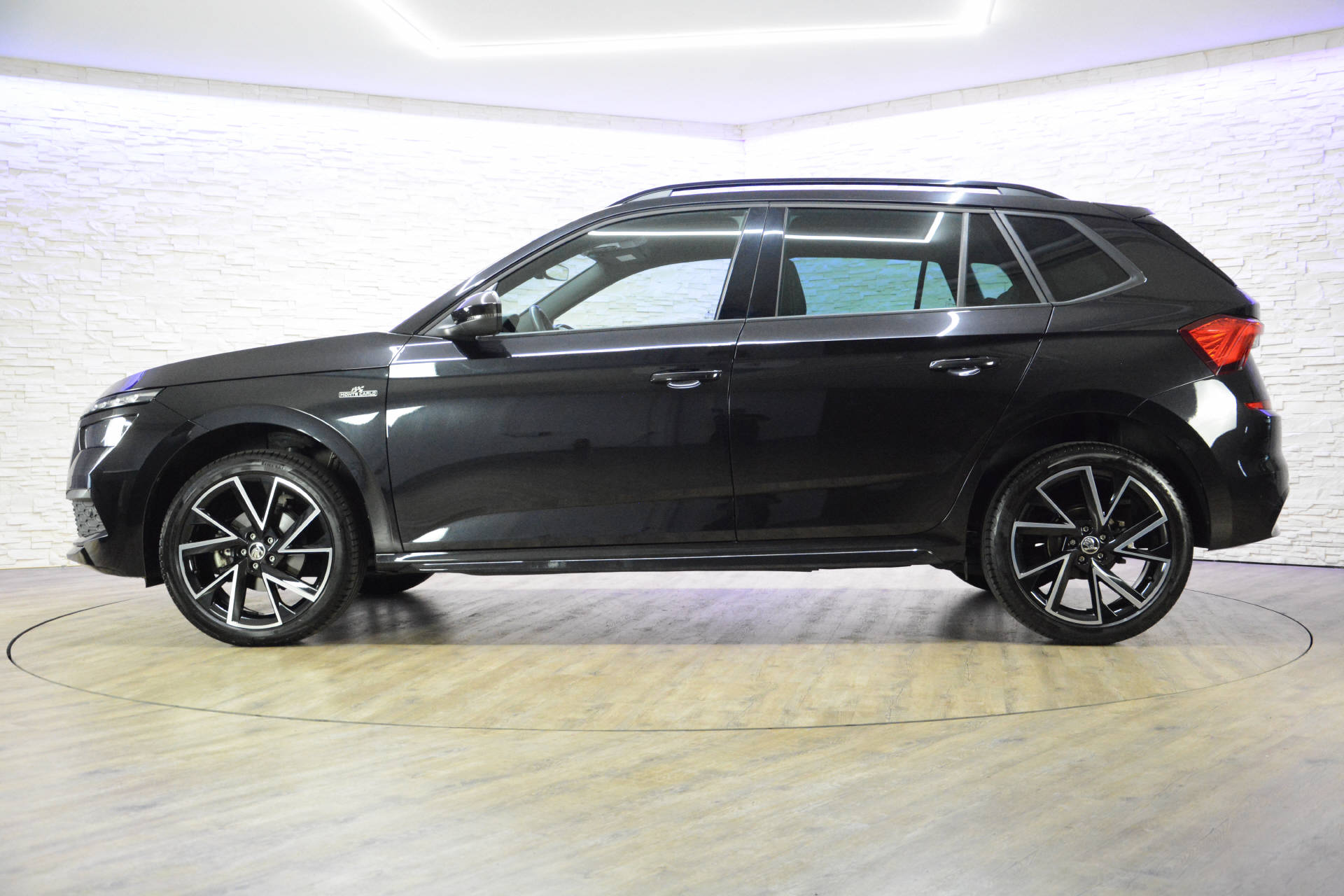 SKODA Kamiq 1.0 TSI Monte Carlo DSG-image-2