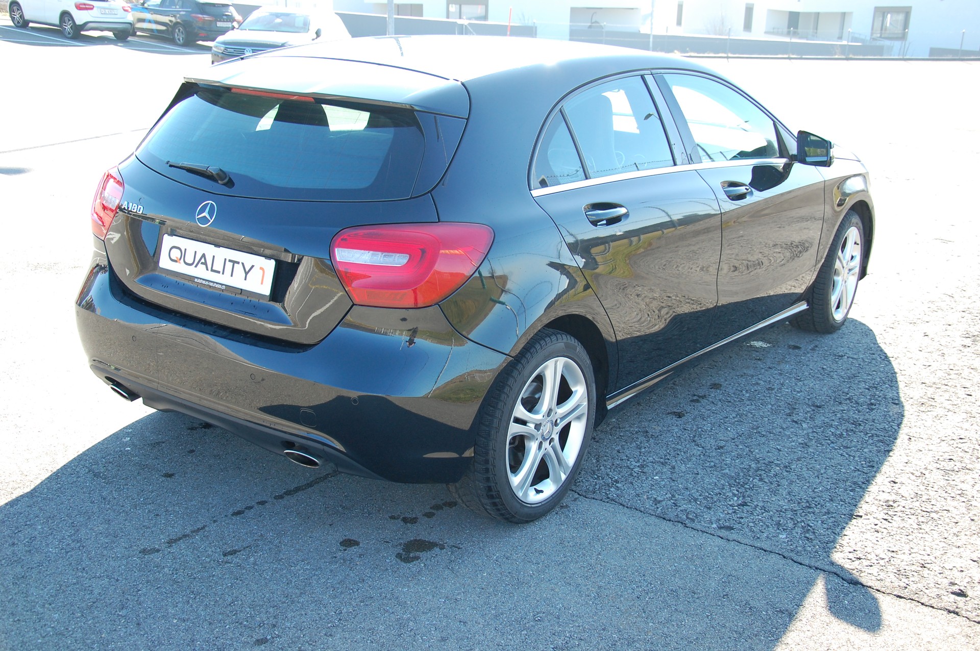 MERCEDES-BENZ A 180-image-2