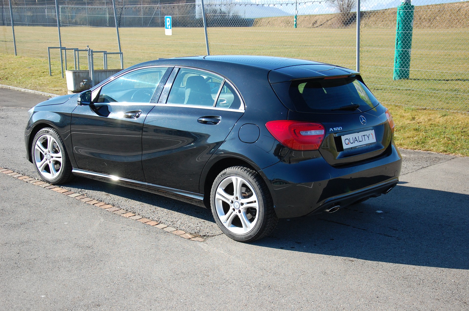 MERCEDES-BENZ A 180-image-1