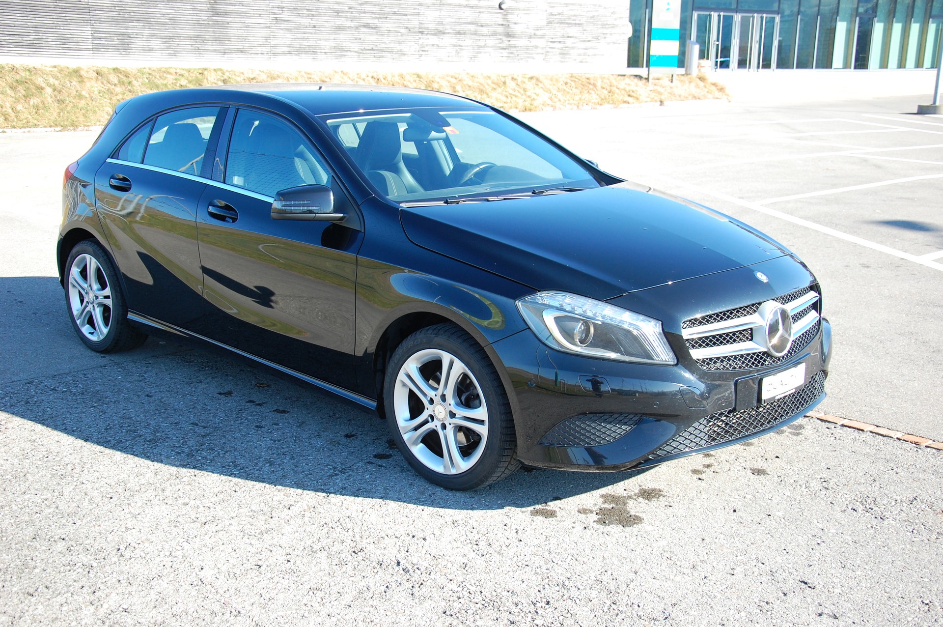 MERCEDES-BENZ A 180-image-3