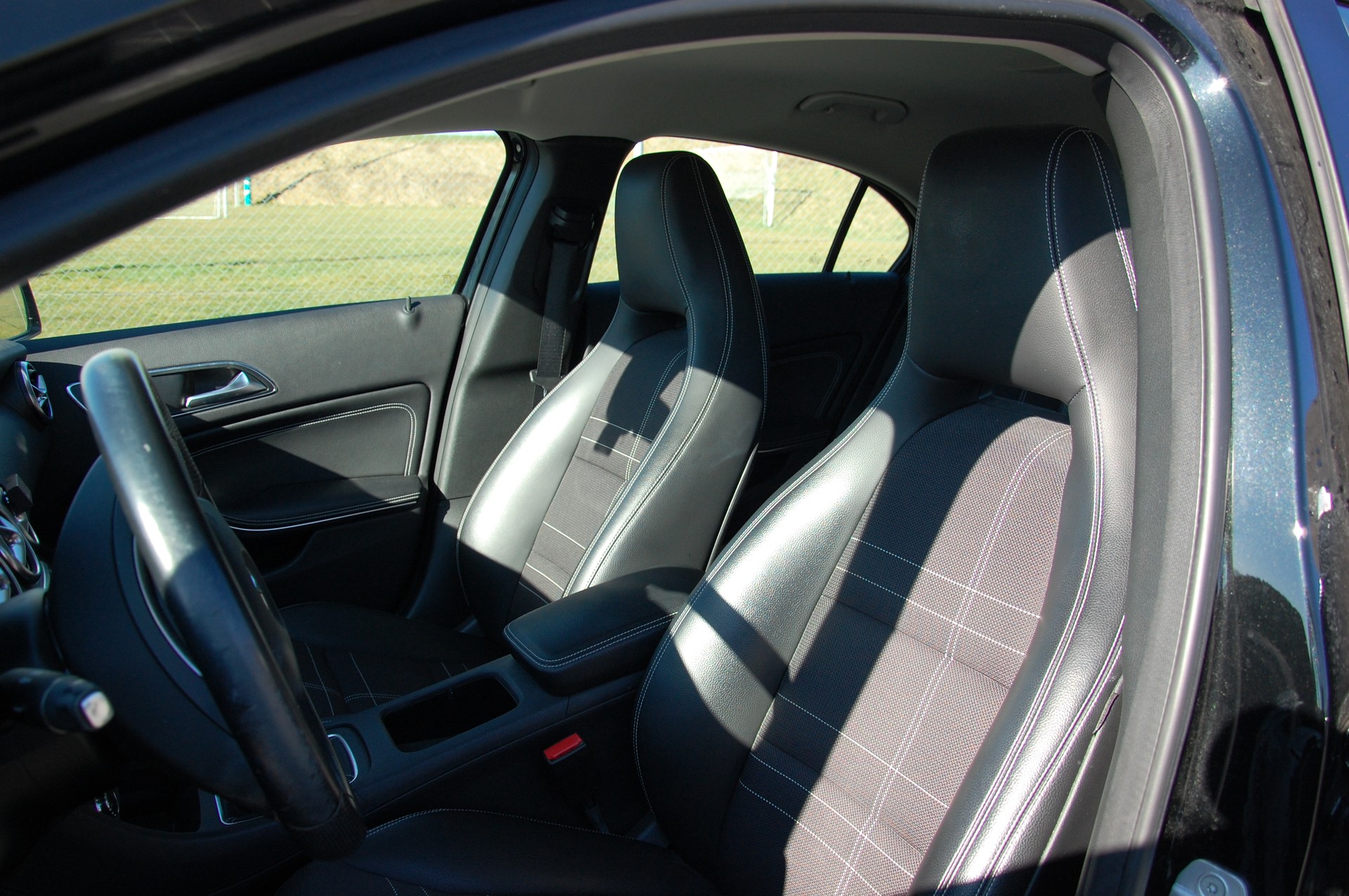 MERCEDES-BENZ A 180-image-9