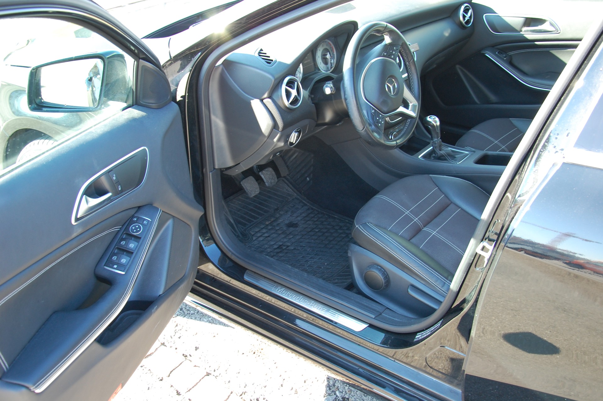 MERCEDES-BENZ A 180-image-7