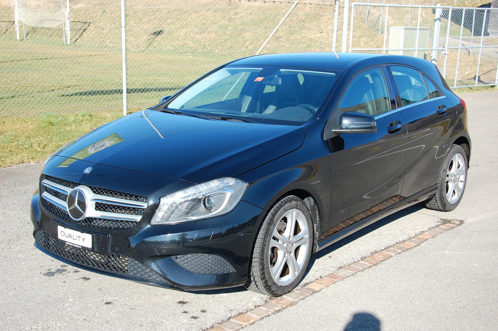 MERCEDES-BENZ A 180-image-0