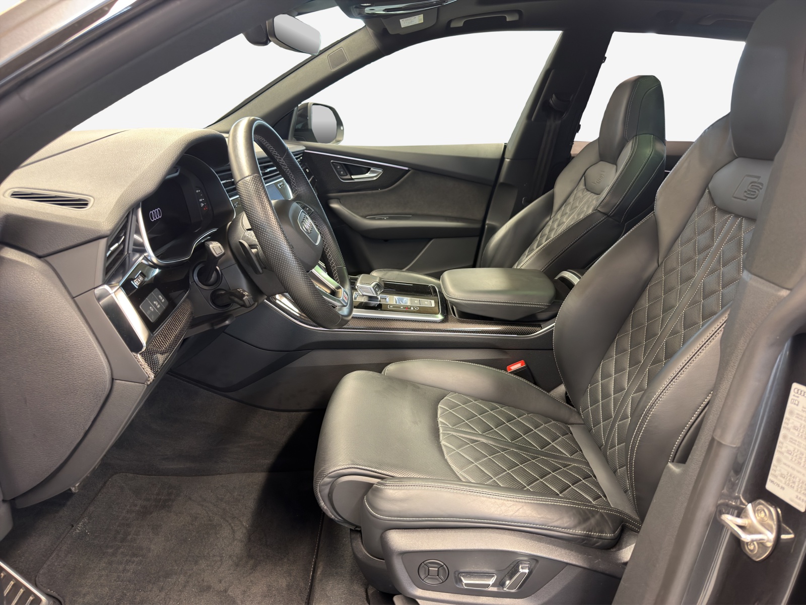 AUDI SQ8 TFSI quattro tiptronic-image-7