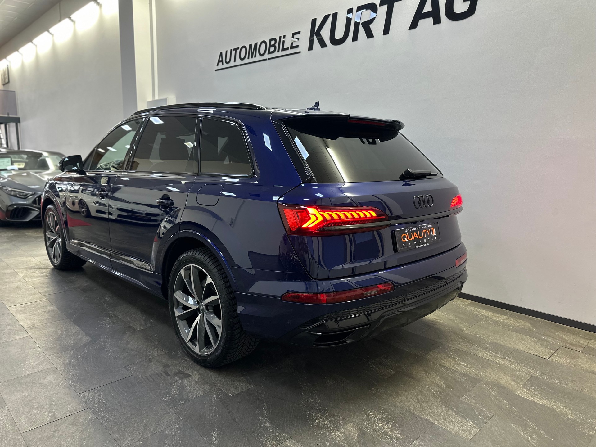 AUDI Q7 55 TFSI e quattro PHEV S line tiptronic-image-3