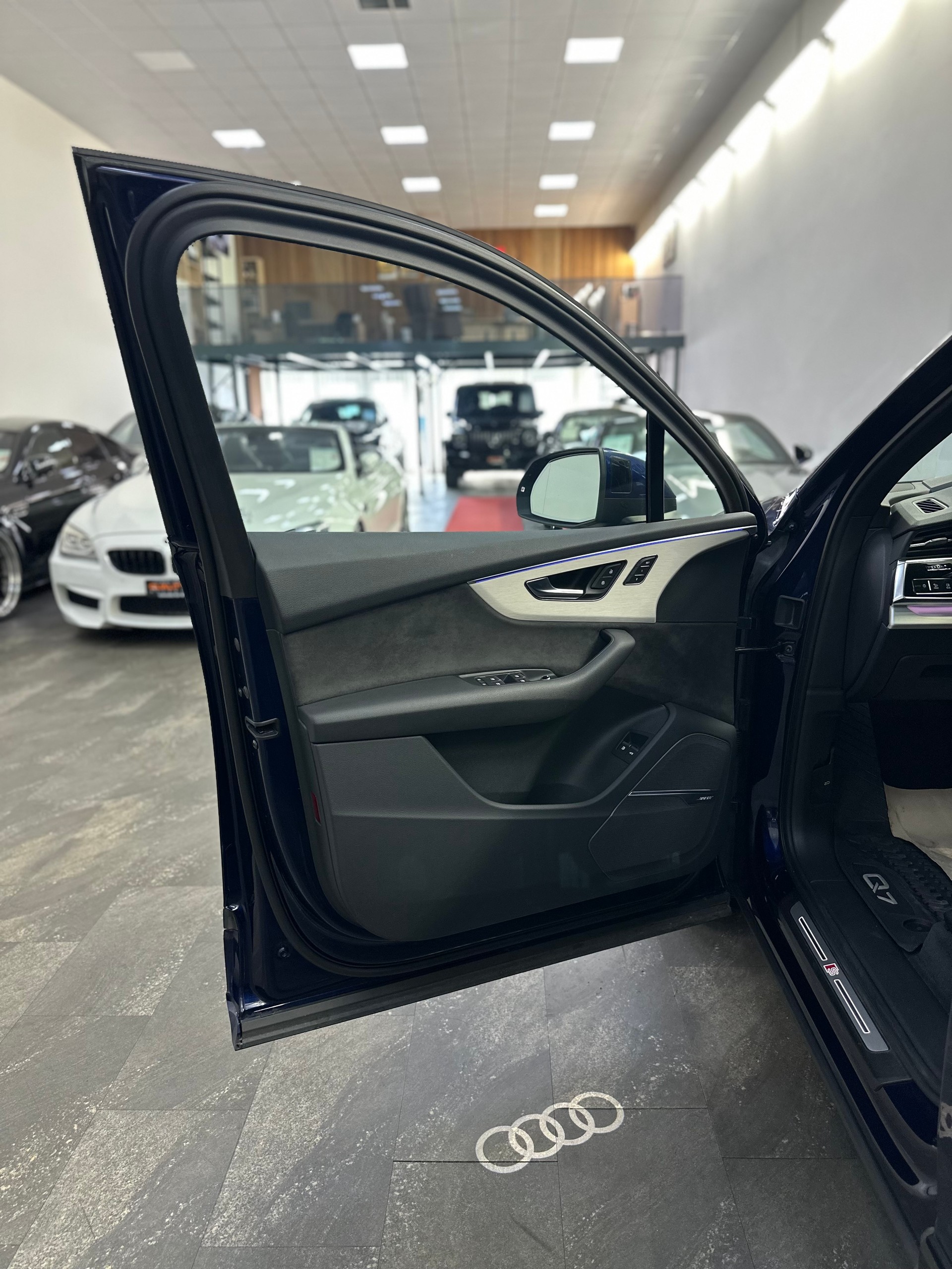 AUDI Q7 55 TFSI e quattro PHEV S line tiptronic-image-16