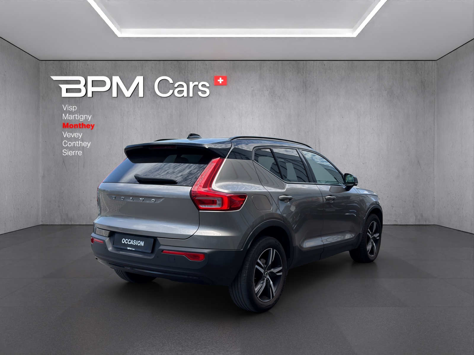 VOLVO XC40 T3 R-Design Geartronic-showroom-element-3
