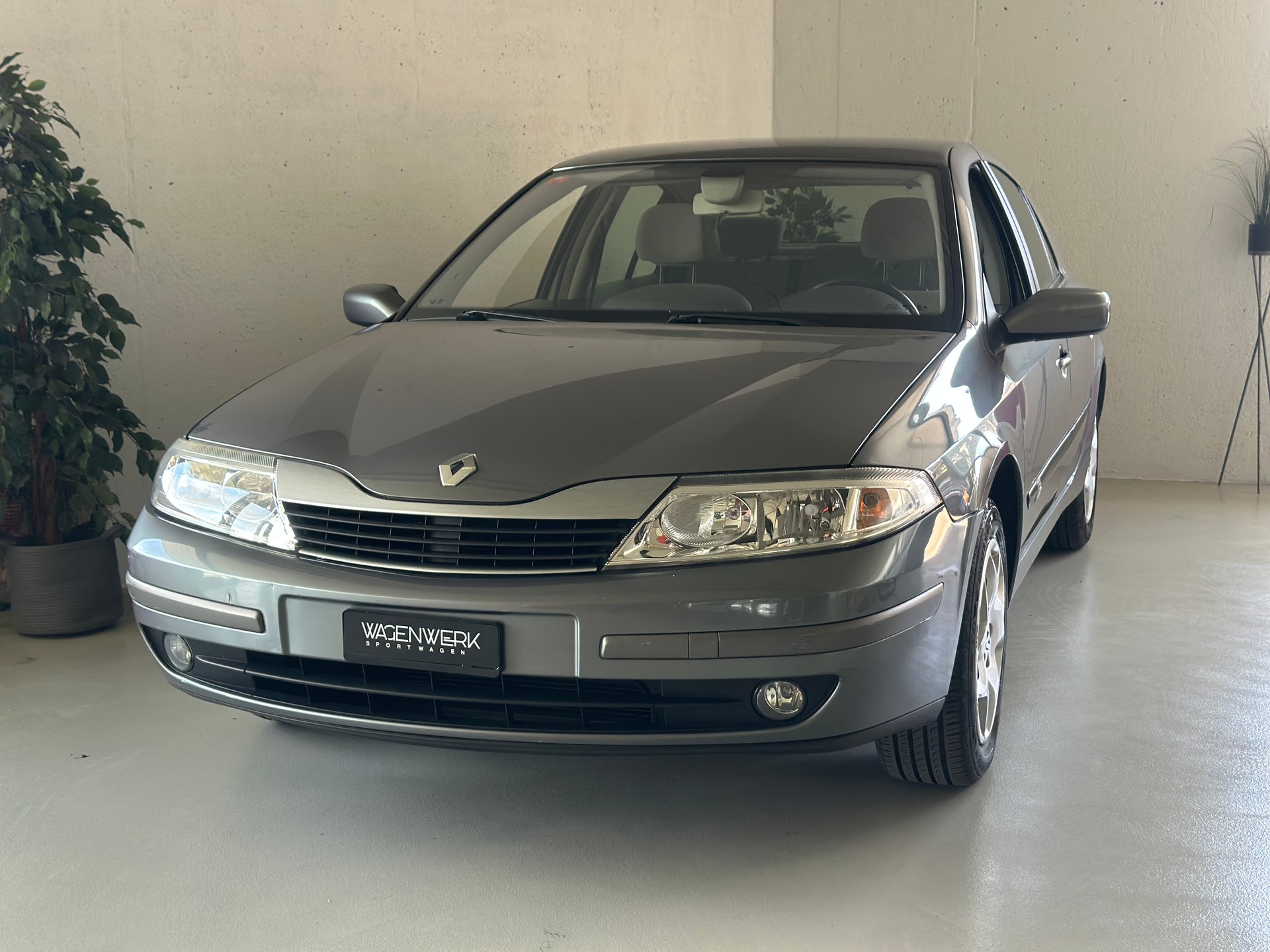 RENAULT Laguna 2.0 16V Dynamique Automatic-image-1
