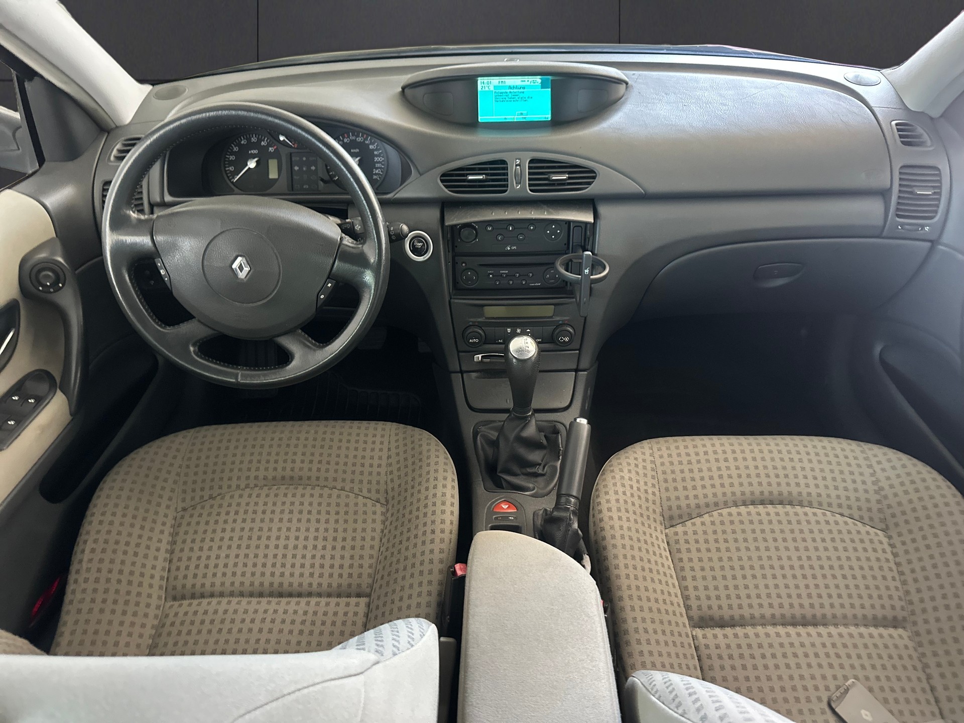 RENAULT Laguna 2.0 16V Dynamique Automatic-image-12