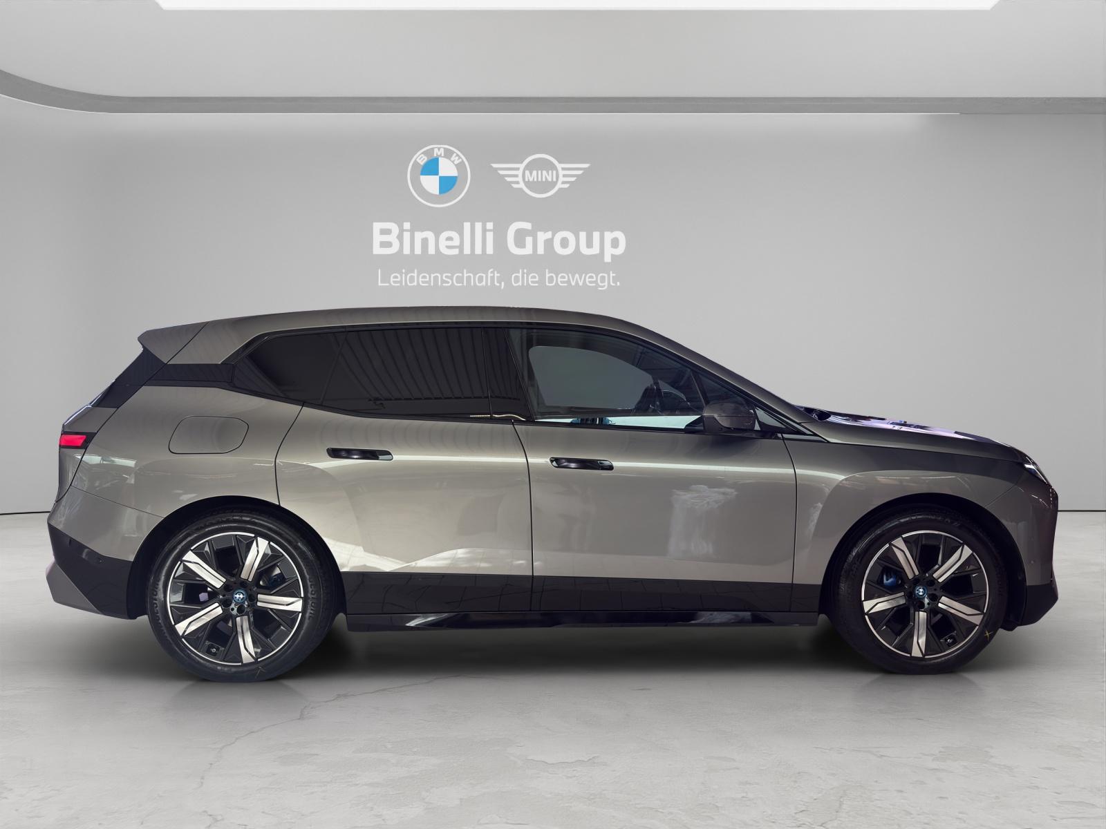 BMW iX xDrive50 SportPaket-image-6