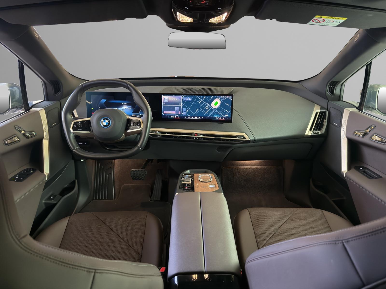 BMW iX xDrive50 SportPaket-image-12