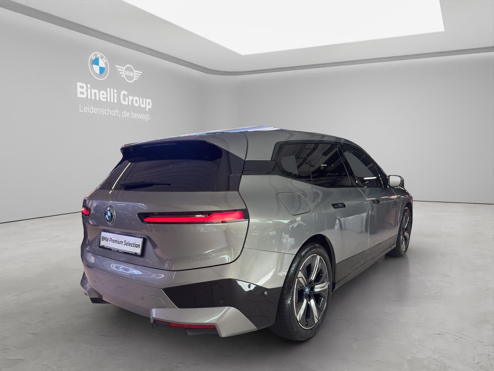 BMW iX xDrive50 SportPaket-image-5