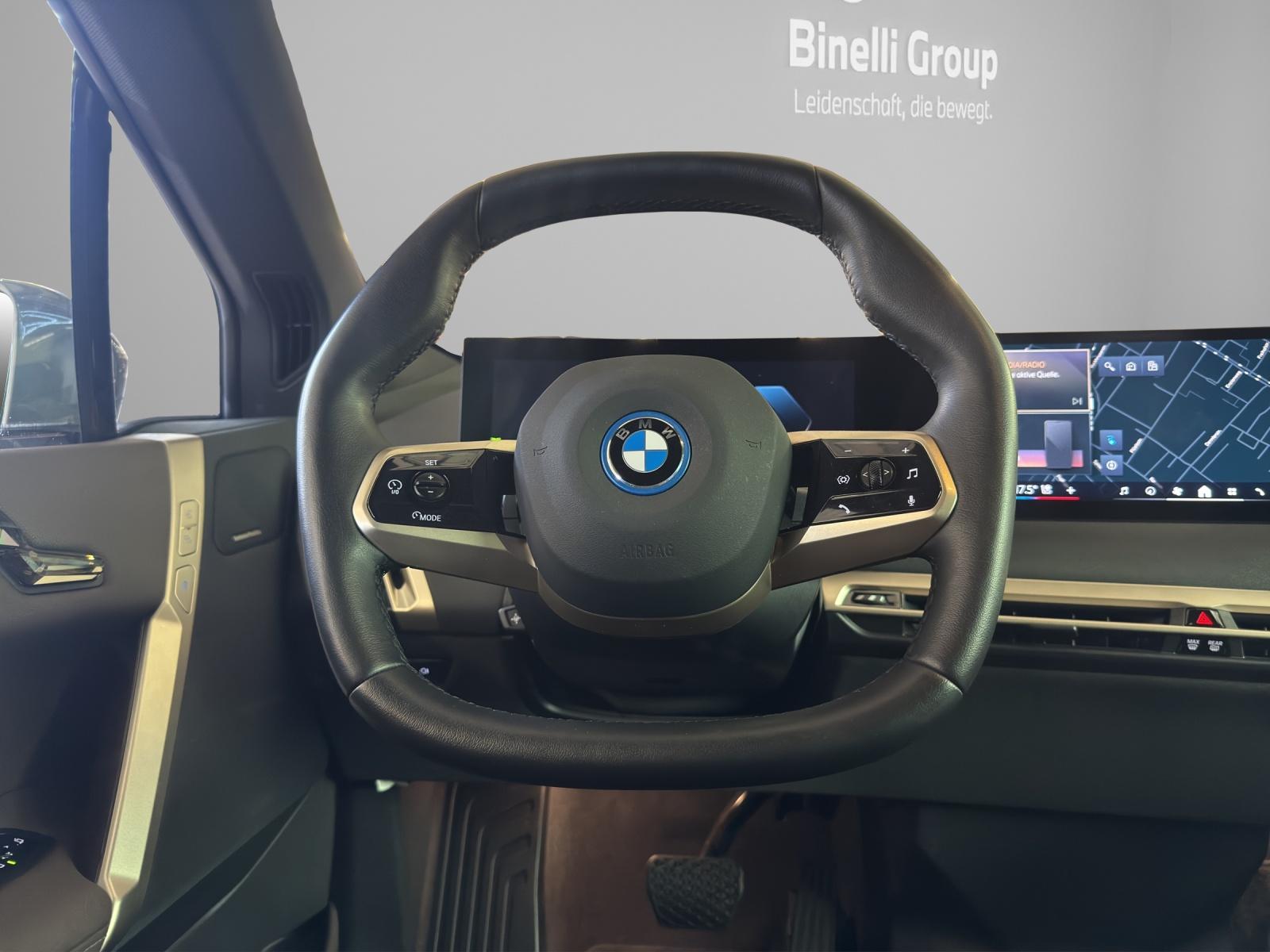 BMW iX xDrive50 SportPaket-image-13