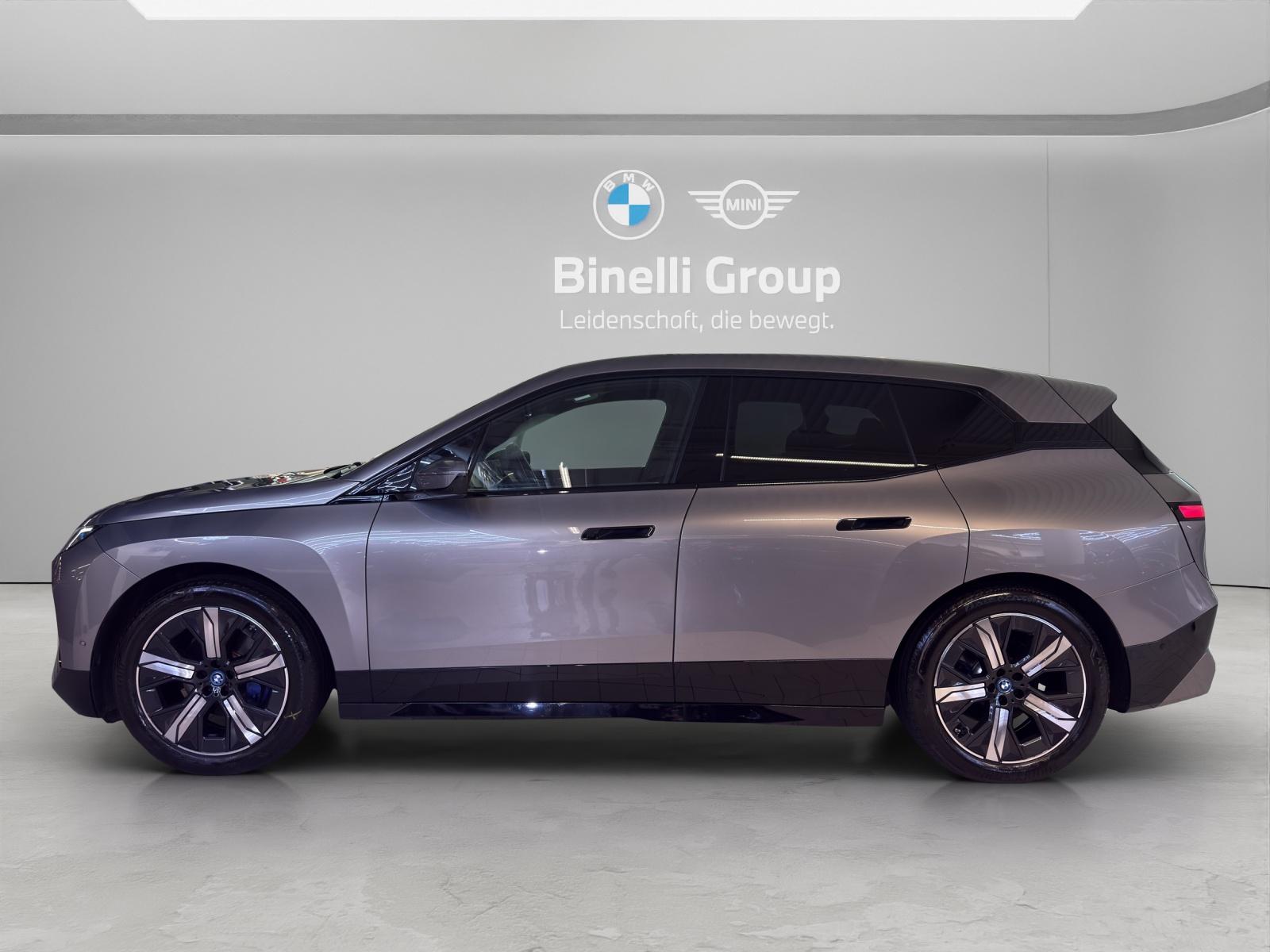 BMW iX xDrive50 SportPaket-image-2