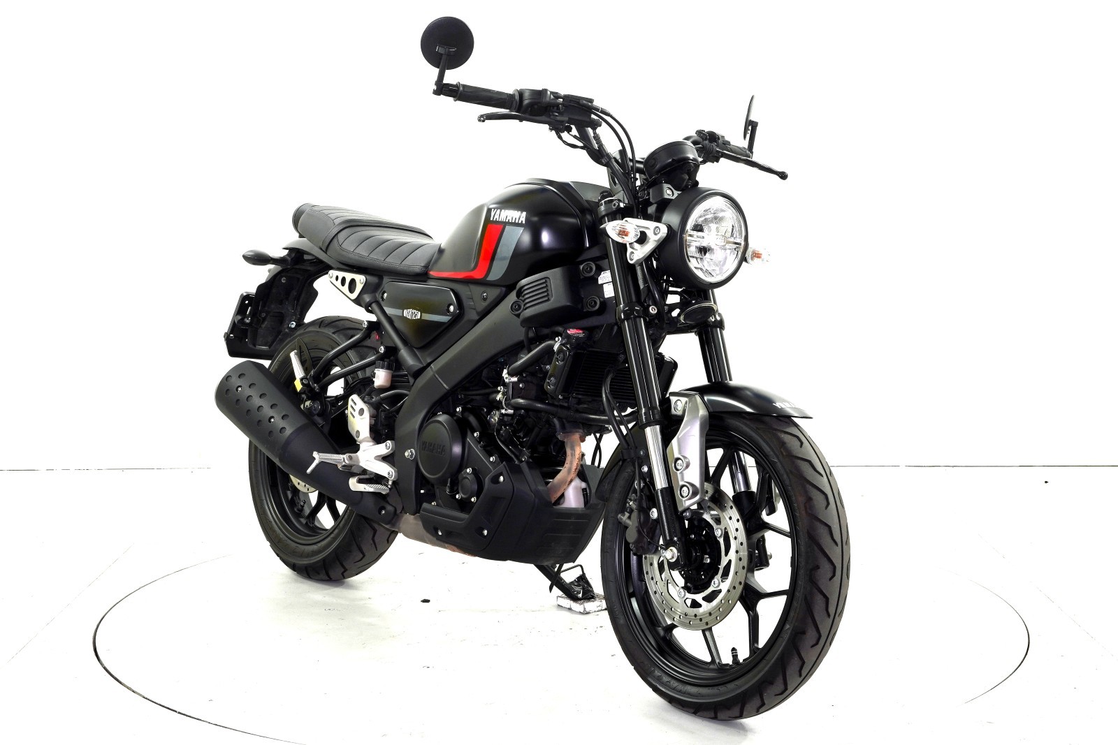 YAMAHA XSR 125 ABS-showroom-element-1