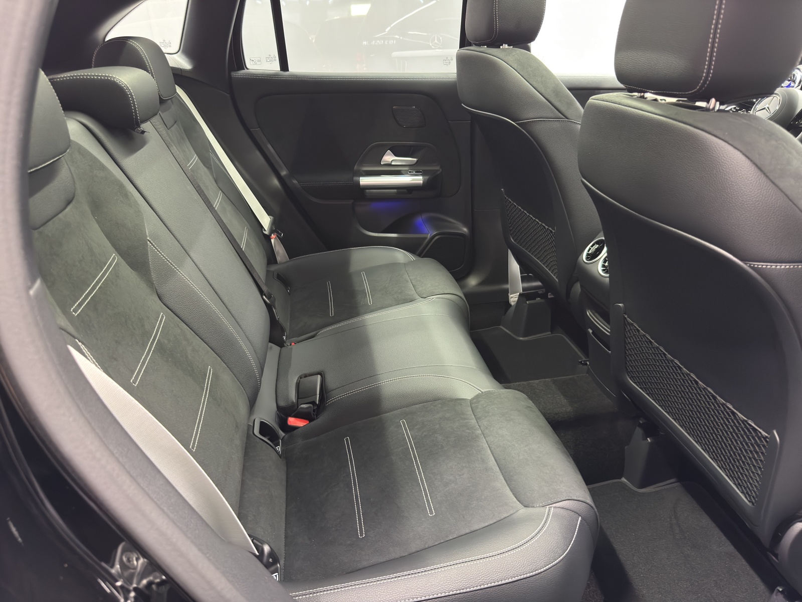MERCEDES-BENZ GLA 200 AMG Line Night Star-image-9