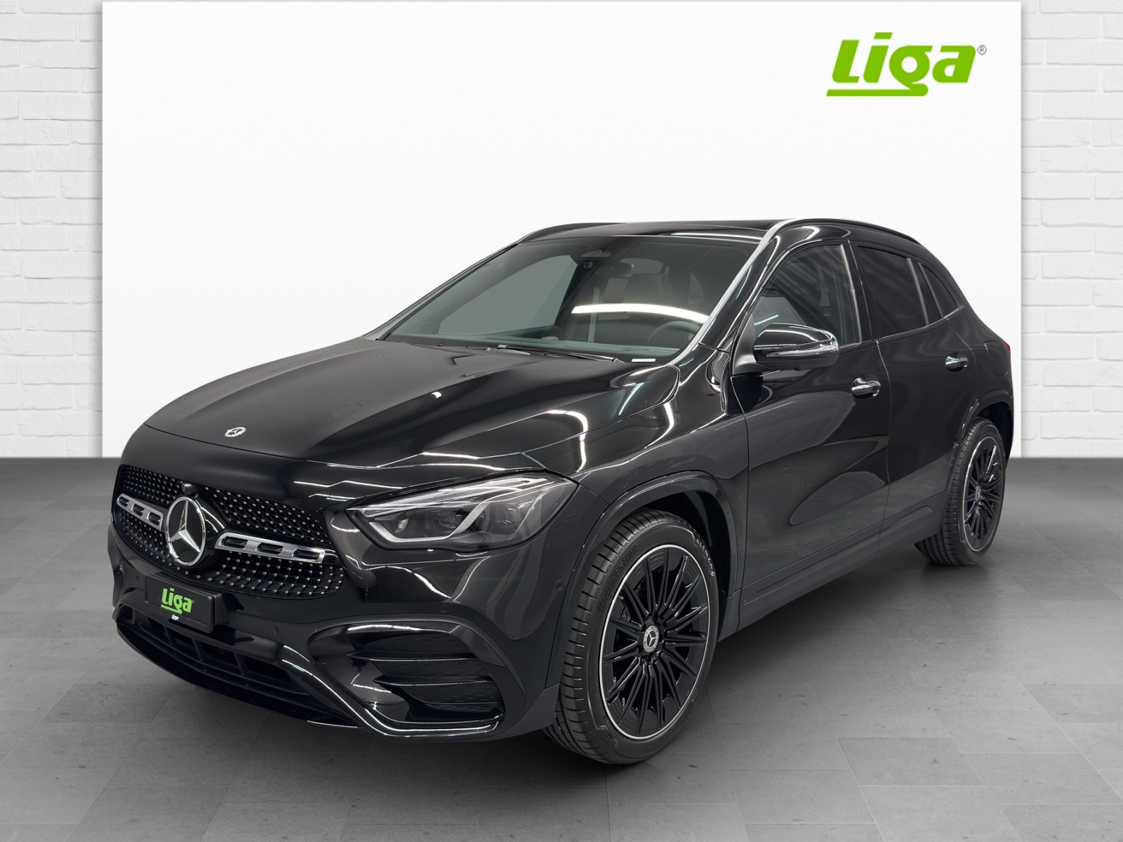 MERCEDES-BENZ GLA 200 AMG Line Night Star