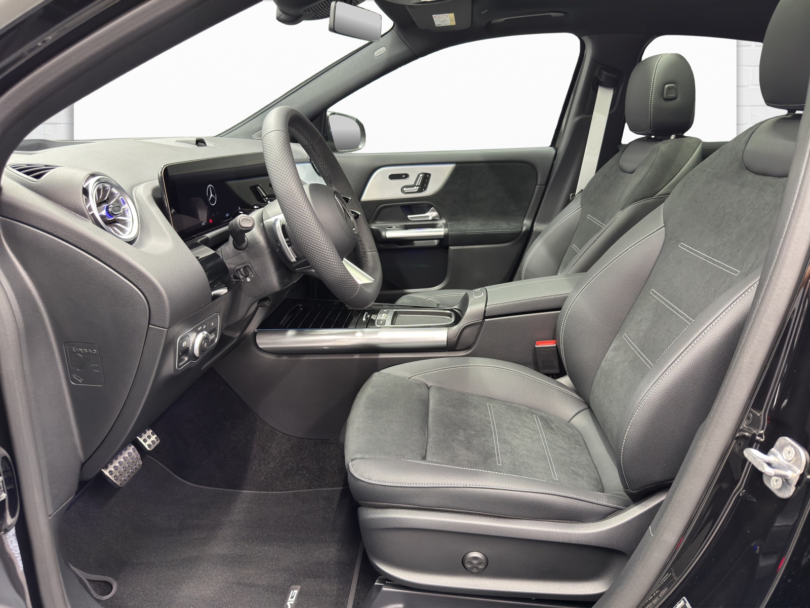 MERCEDES-BENZ GLA 200 AMG Line Night Star-image-6