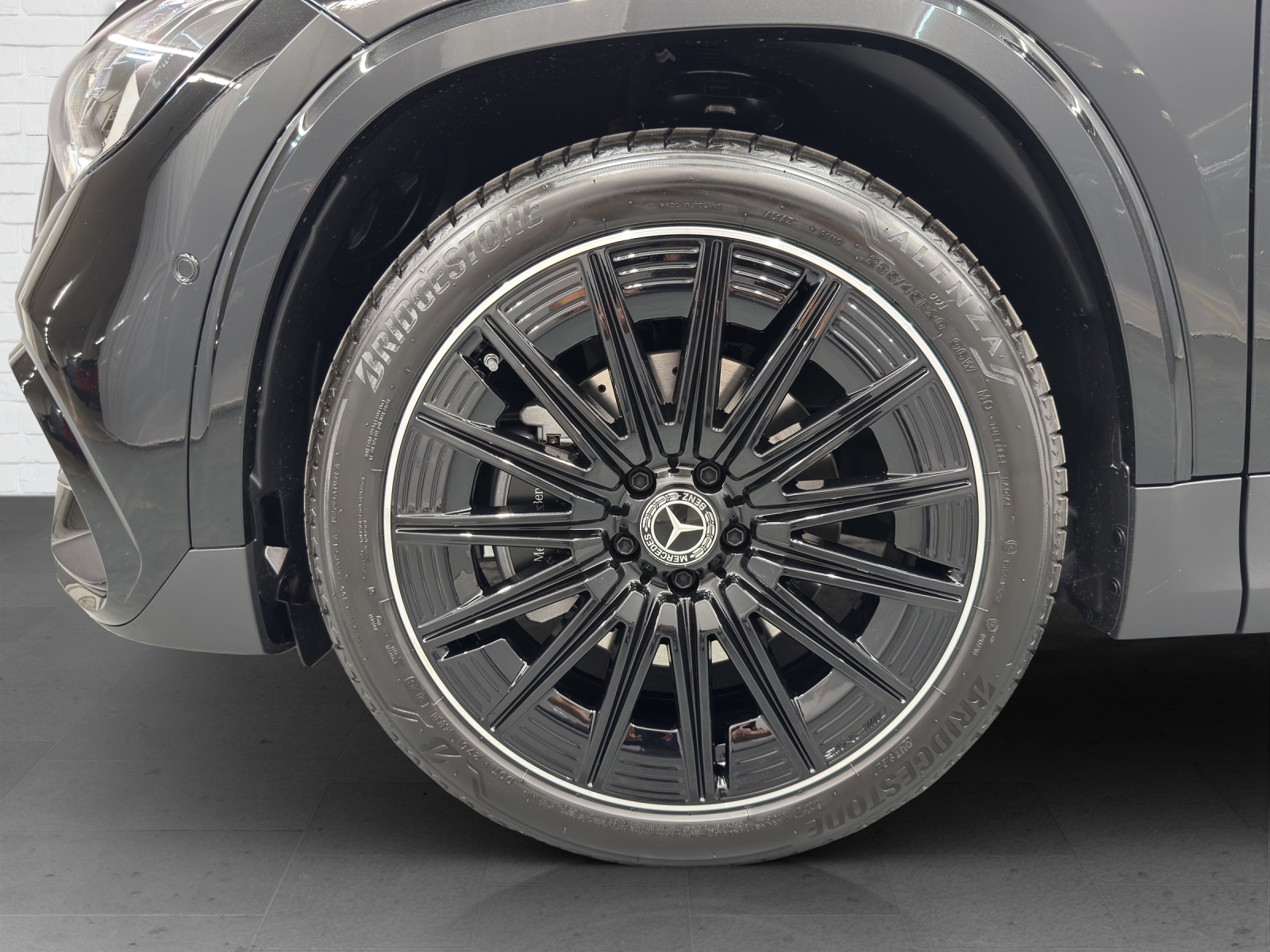 MERCEDES-BENZ GLA 200 AMG Line Night Star-image-5