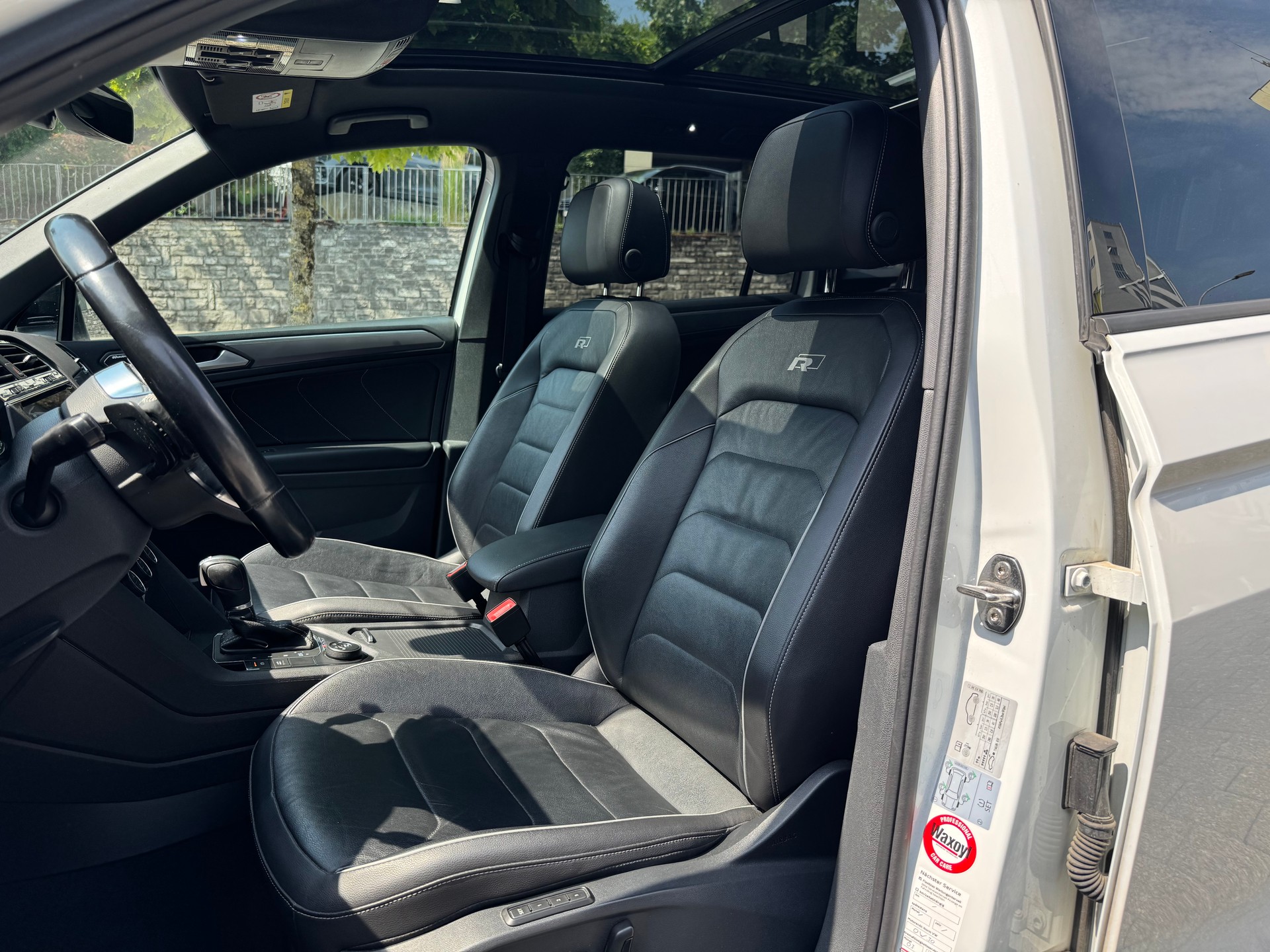 VW Tiguan 2.0 TDI SCR Highline 4Motion DSG-image-9
