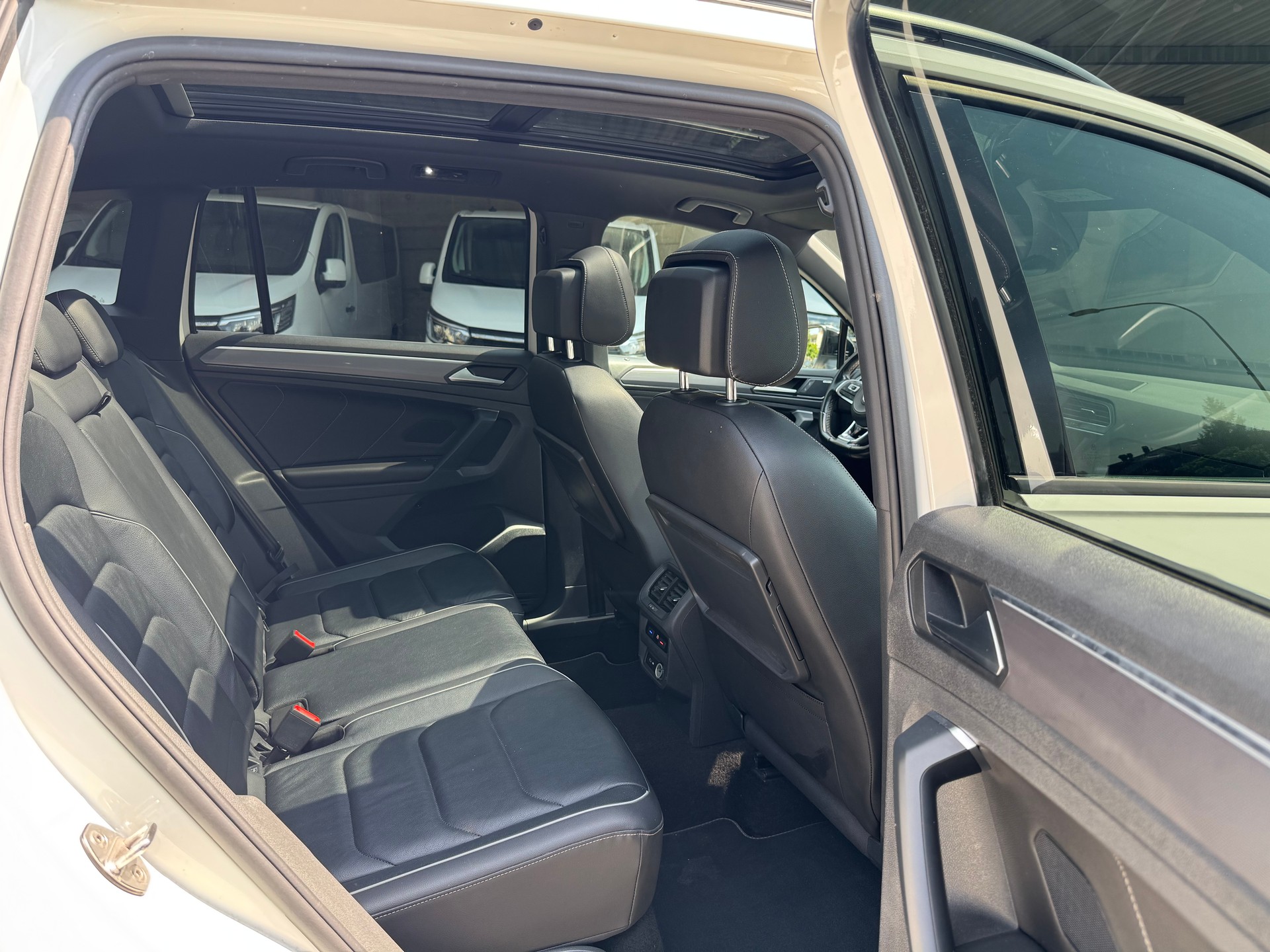 VW Tiguan 2.0 TDI SCR Highline 4Motion DSG-image-13