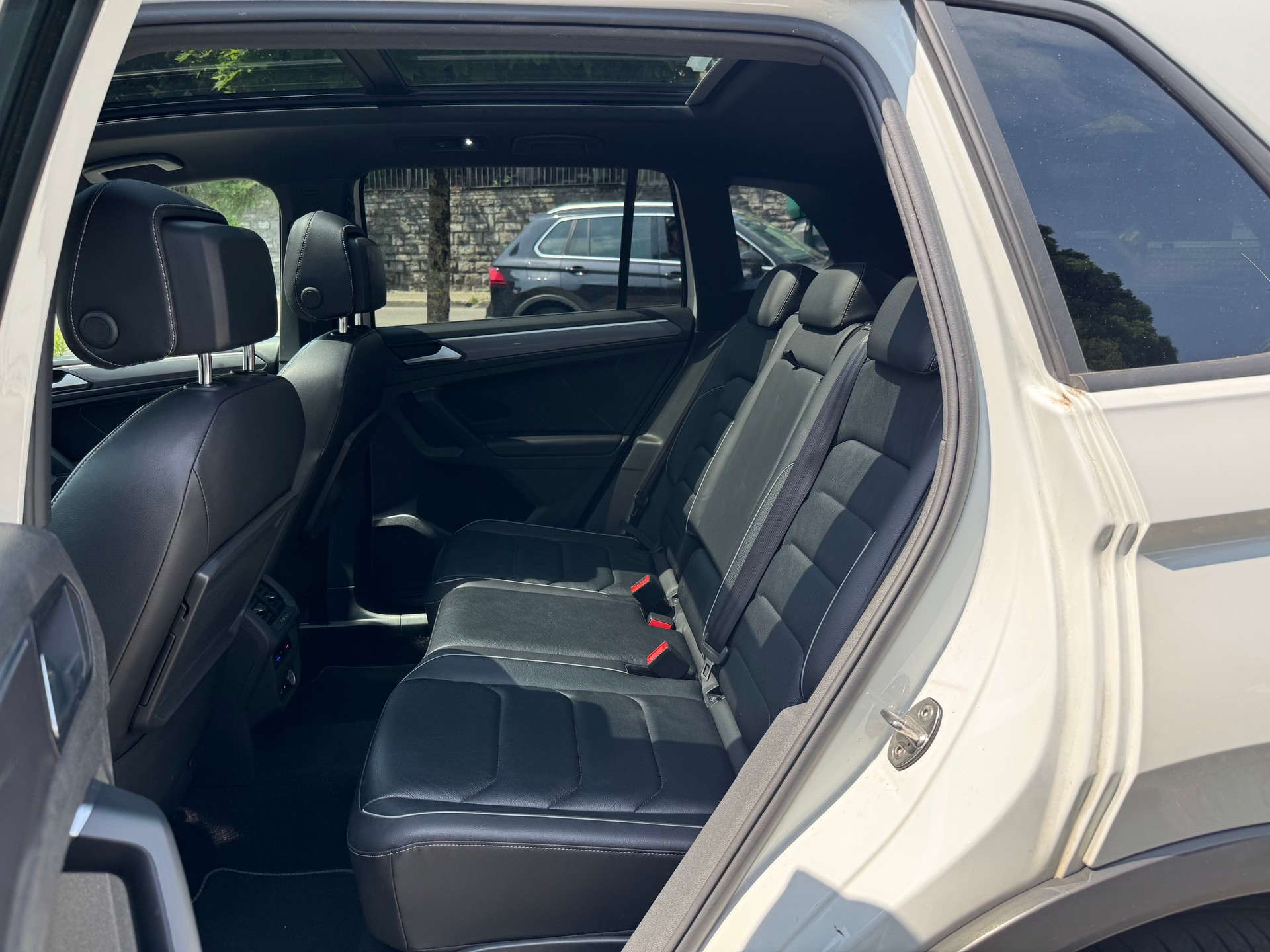 VW Tiguan 2.0 TDI SCR Highline 4Motion DSG-image-14